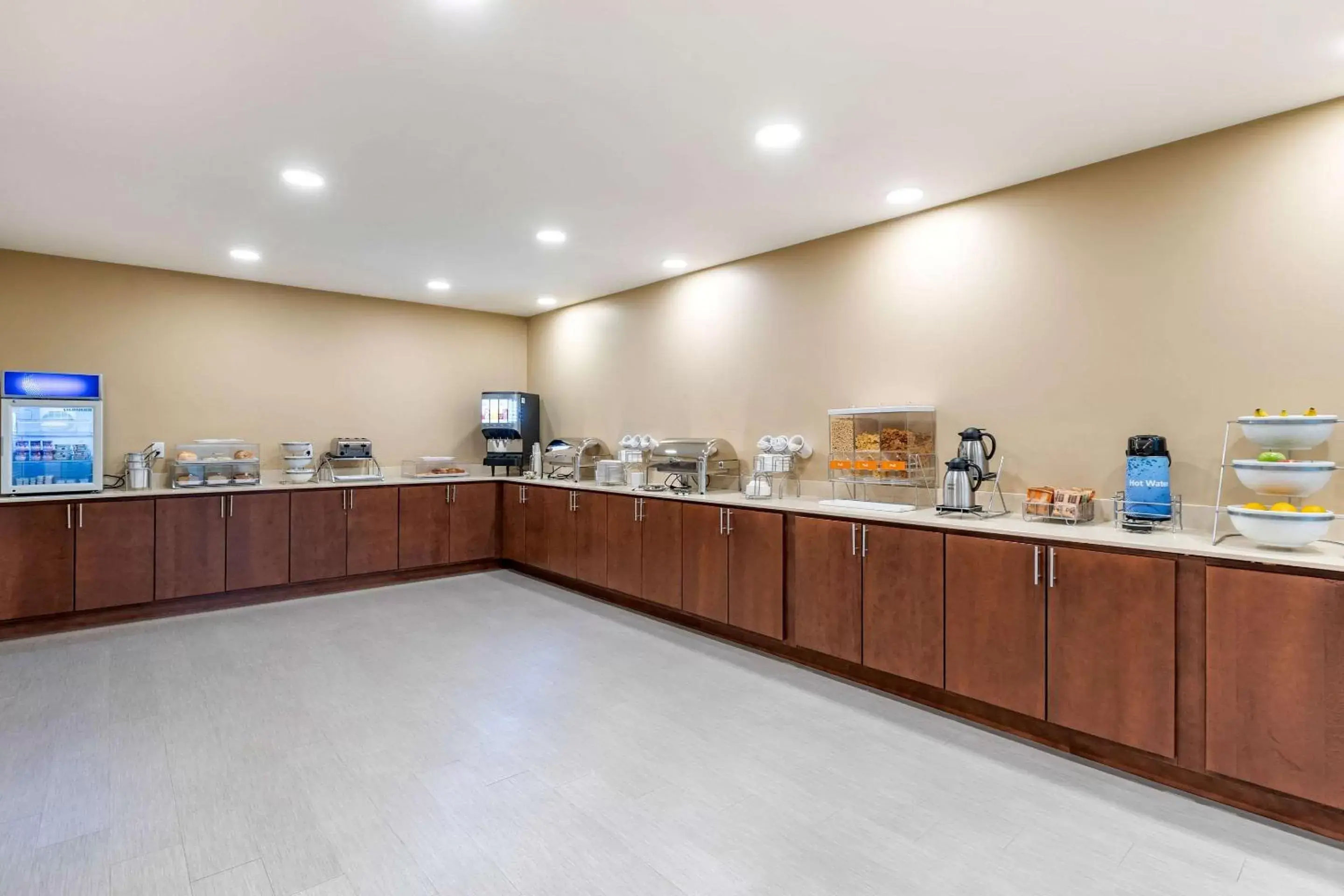 Restaurant/places to eat in Comfort Inn & Suites West Des Moines Restaurant/places to eat in Comfort Inn & Suites West Des Moines