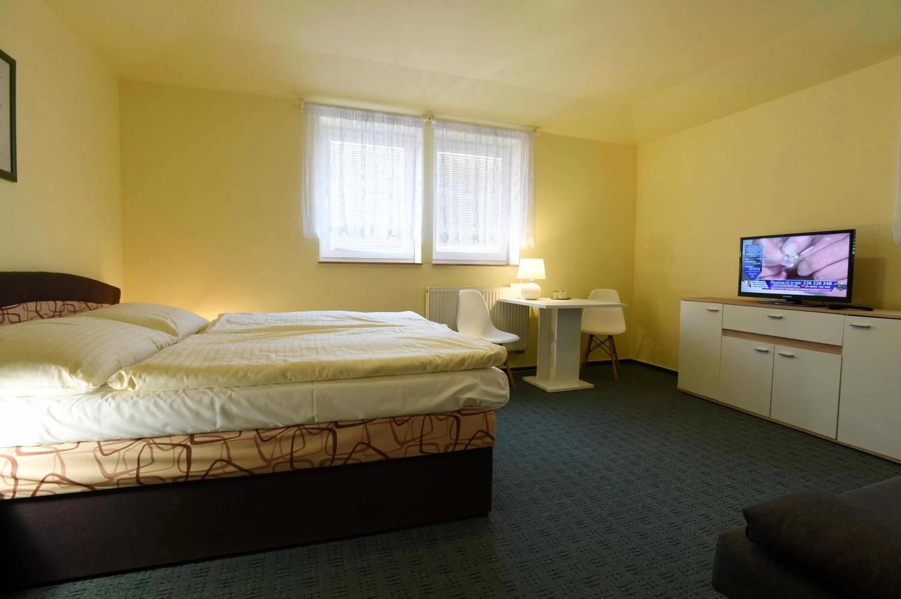 Bed in Hotel U Jezírka