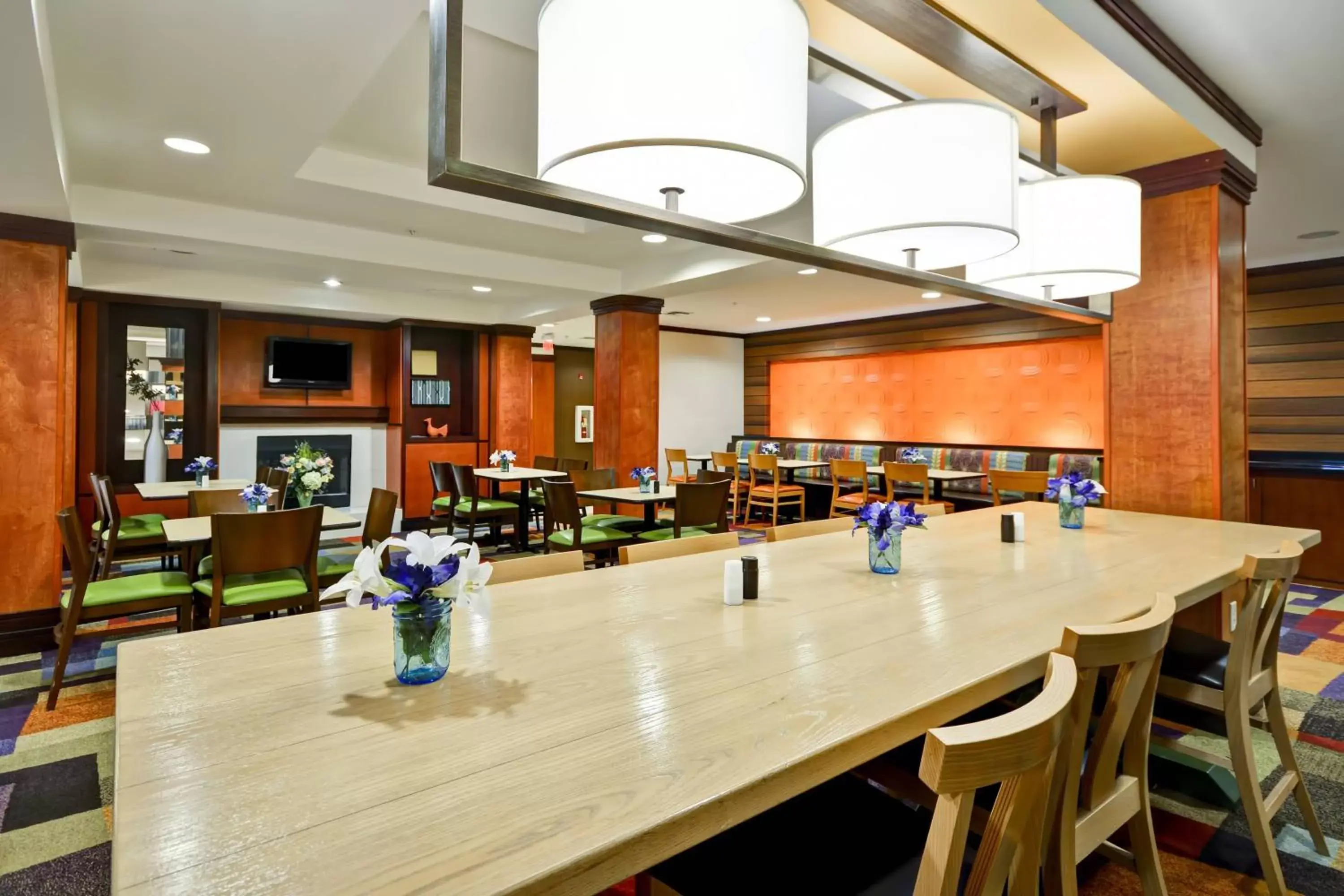 Restaurant/places to eat in Fairfield Inn and Suites by Marriott Birmingham Fultondale / I-65