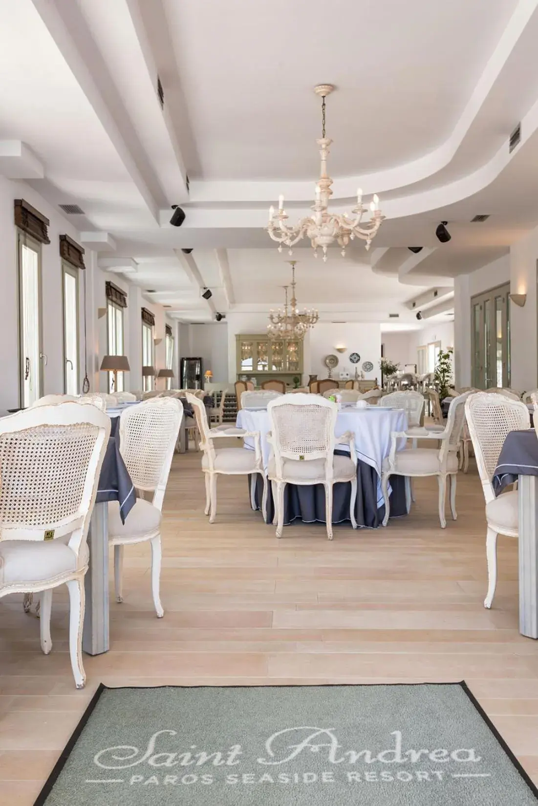 Restaurant/Places to Eat in Saint Andrea Seaside Resort