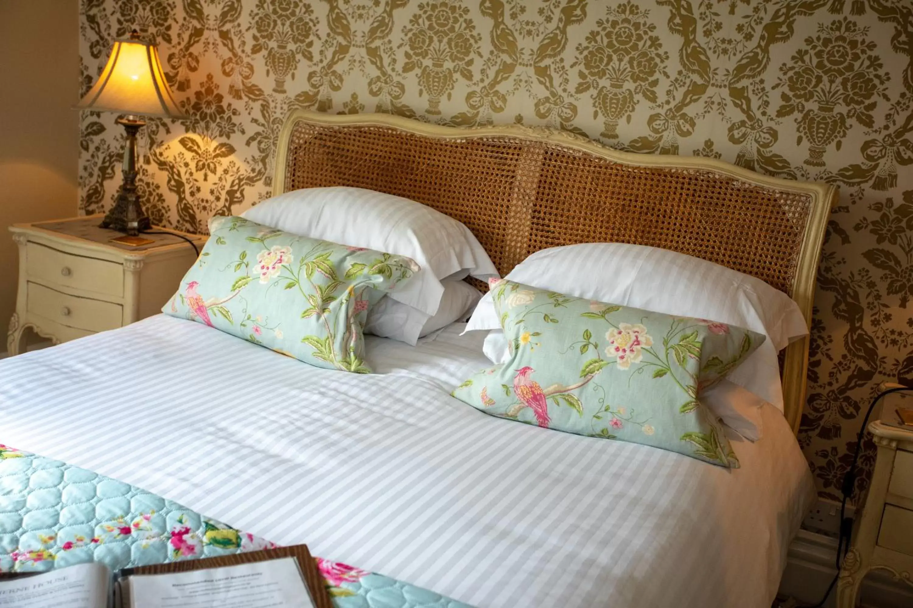 Bed in Treherne House & The Malvern Retreat