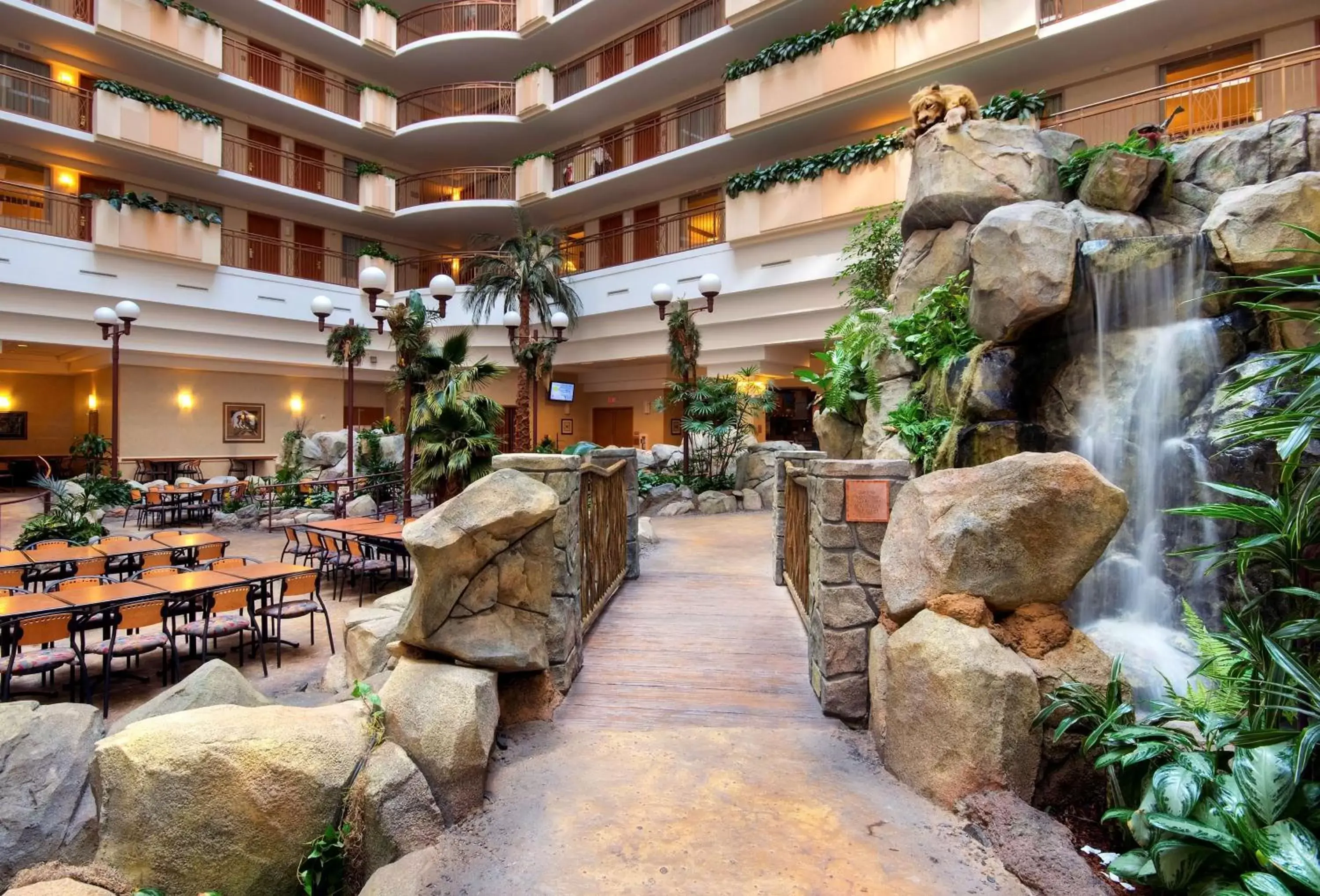 Lobby or reception, Restaurant/Places to Eat in Embassy Suites by Hilton Anaheim South