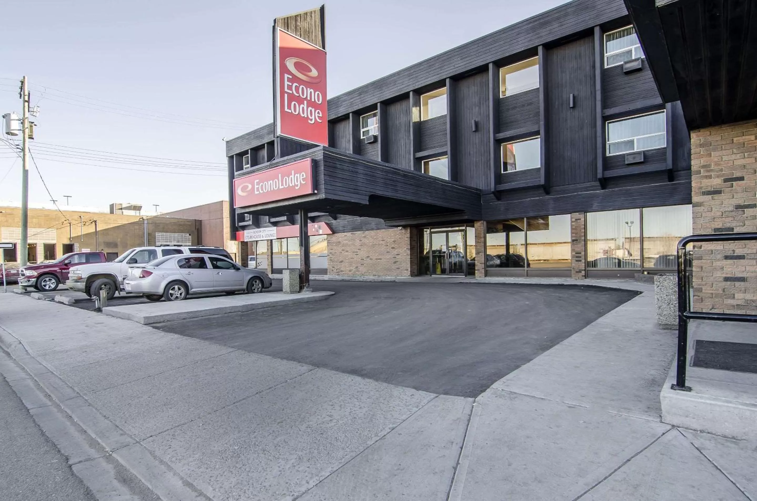 Property building in Econo Lodge Lloydminster