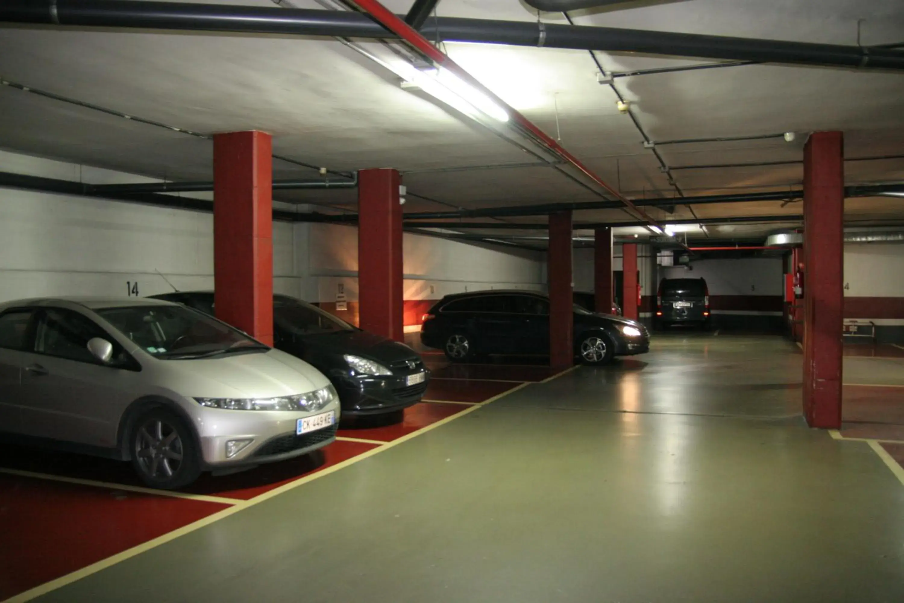 Parking in Aparthotel Napols - Abapart