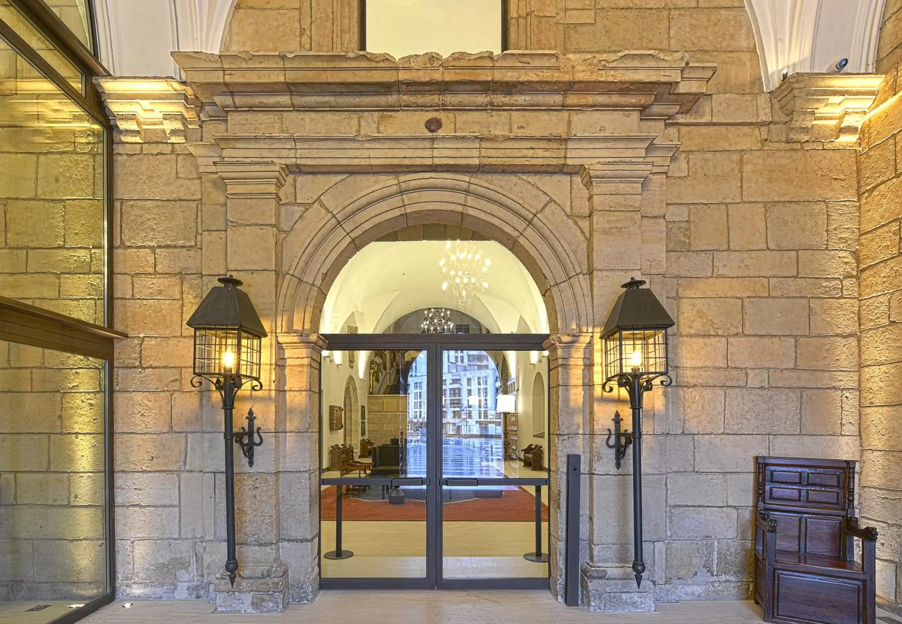 Facade/entrance in Parador de Turismo de León