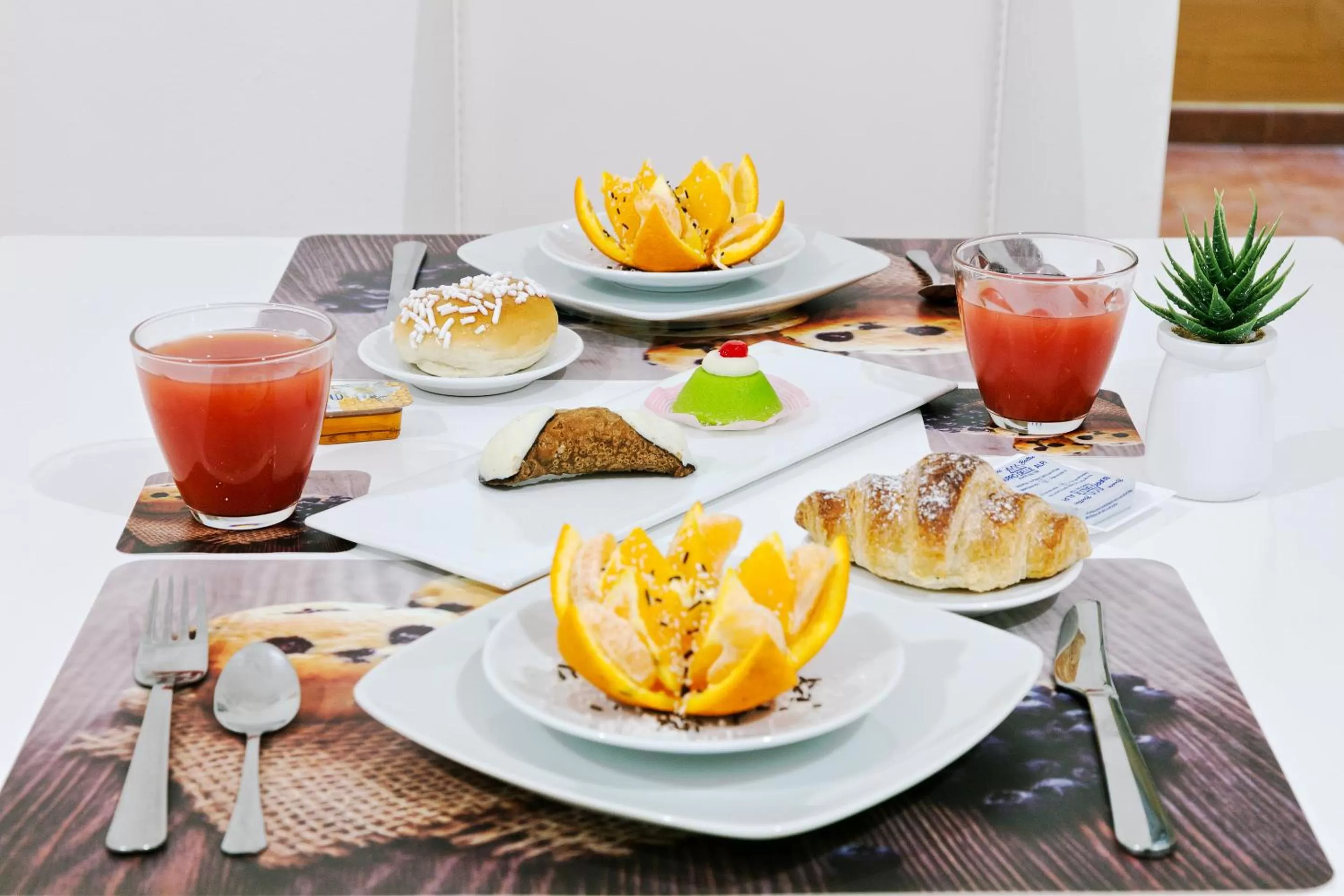 Food and drinks in Afea Art & Rooms