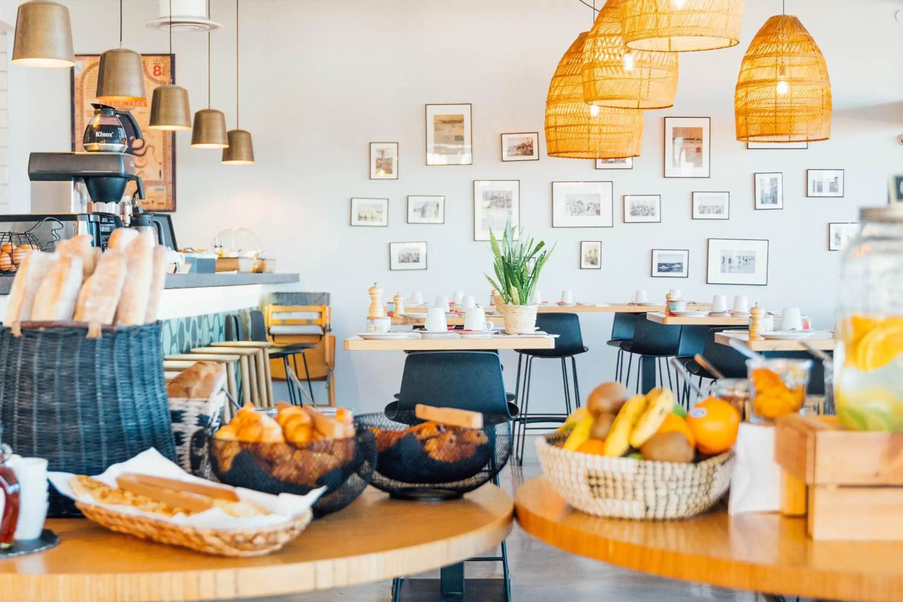 Restaurant/places to eat, Breakfast in Hôtel Café Miramar