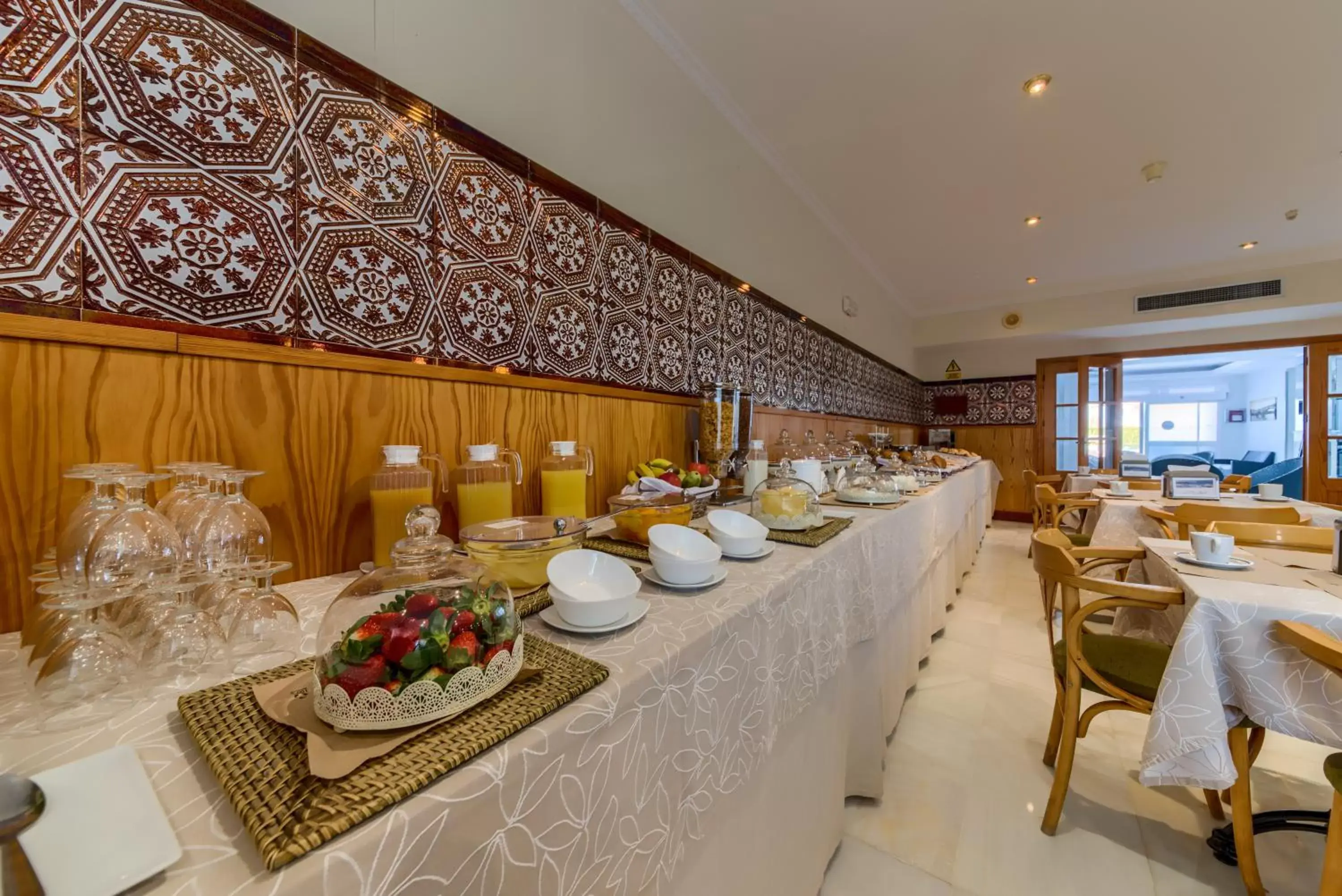 Buffet breakfast, Restaurant/Places to Eat in Hotel Torre De Los Guzmanes