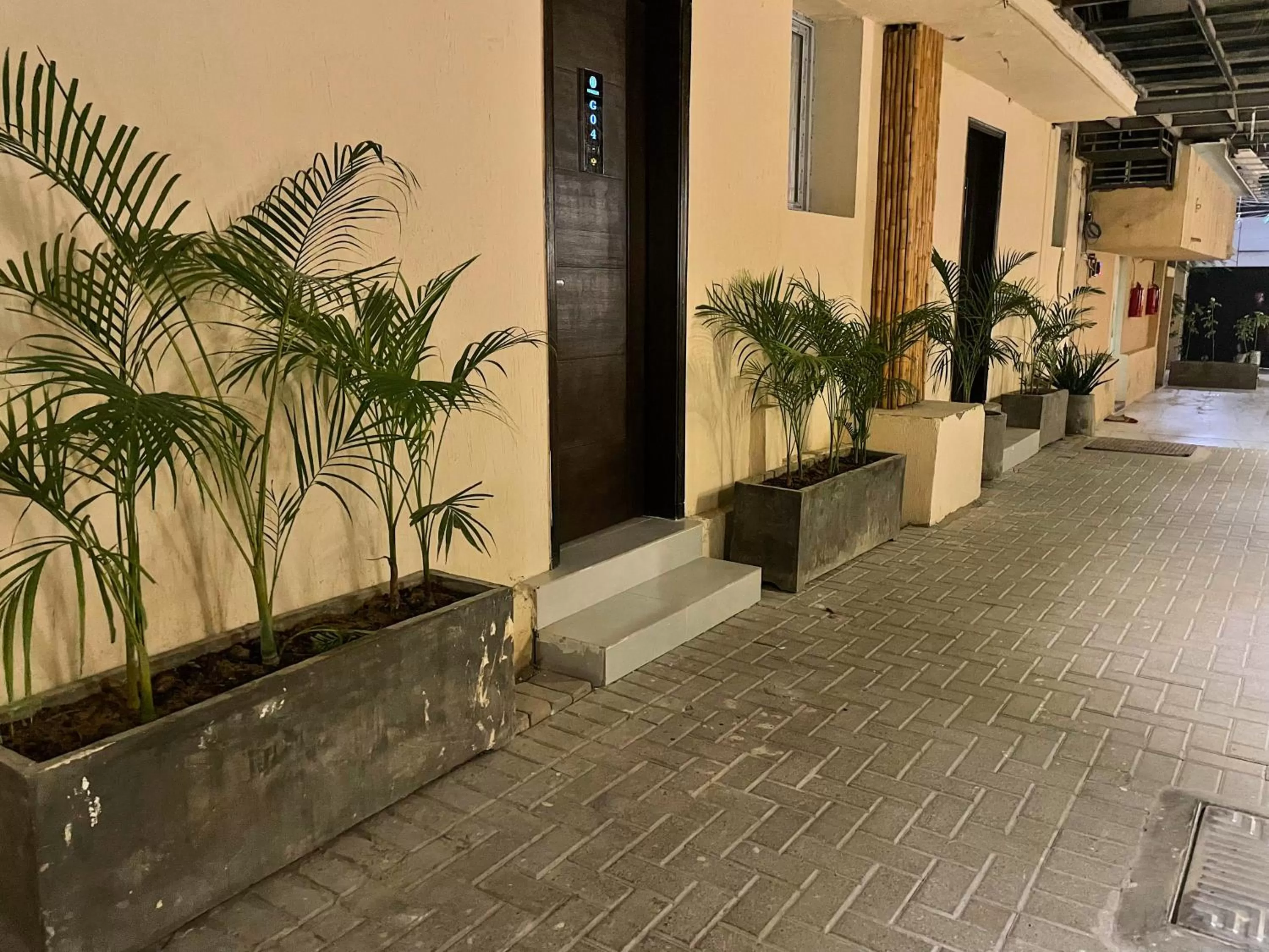 Facade/entrance in Hamsun Shahrah-e-Faisal