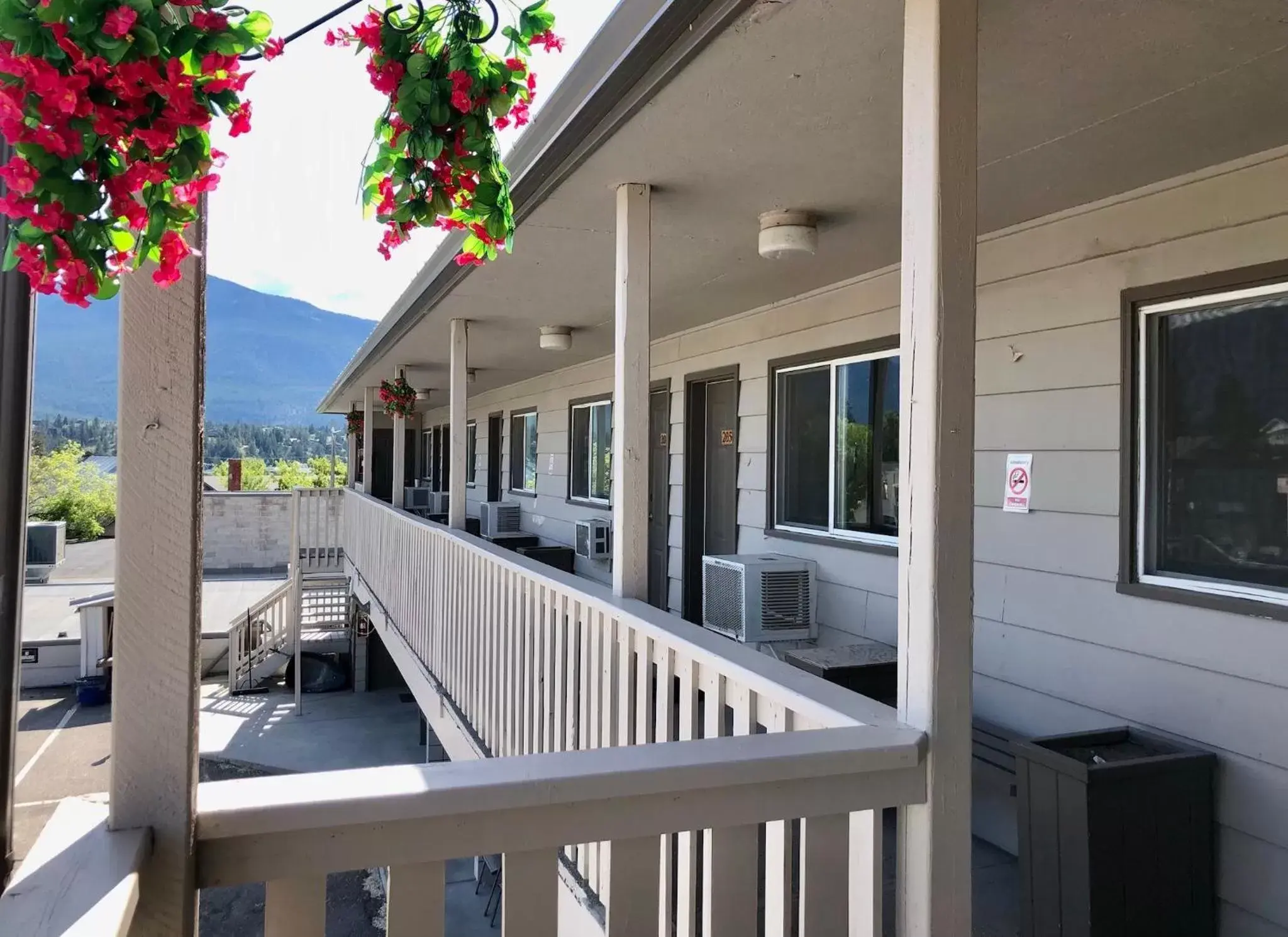 Balcony/Terrace in The Canterbury Inn of Downtown Invermere