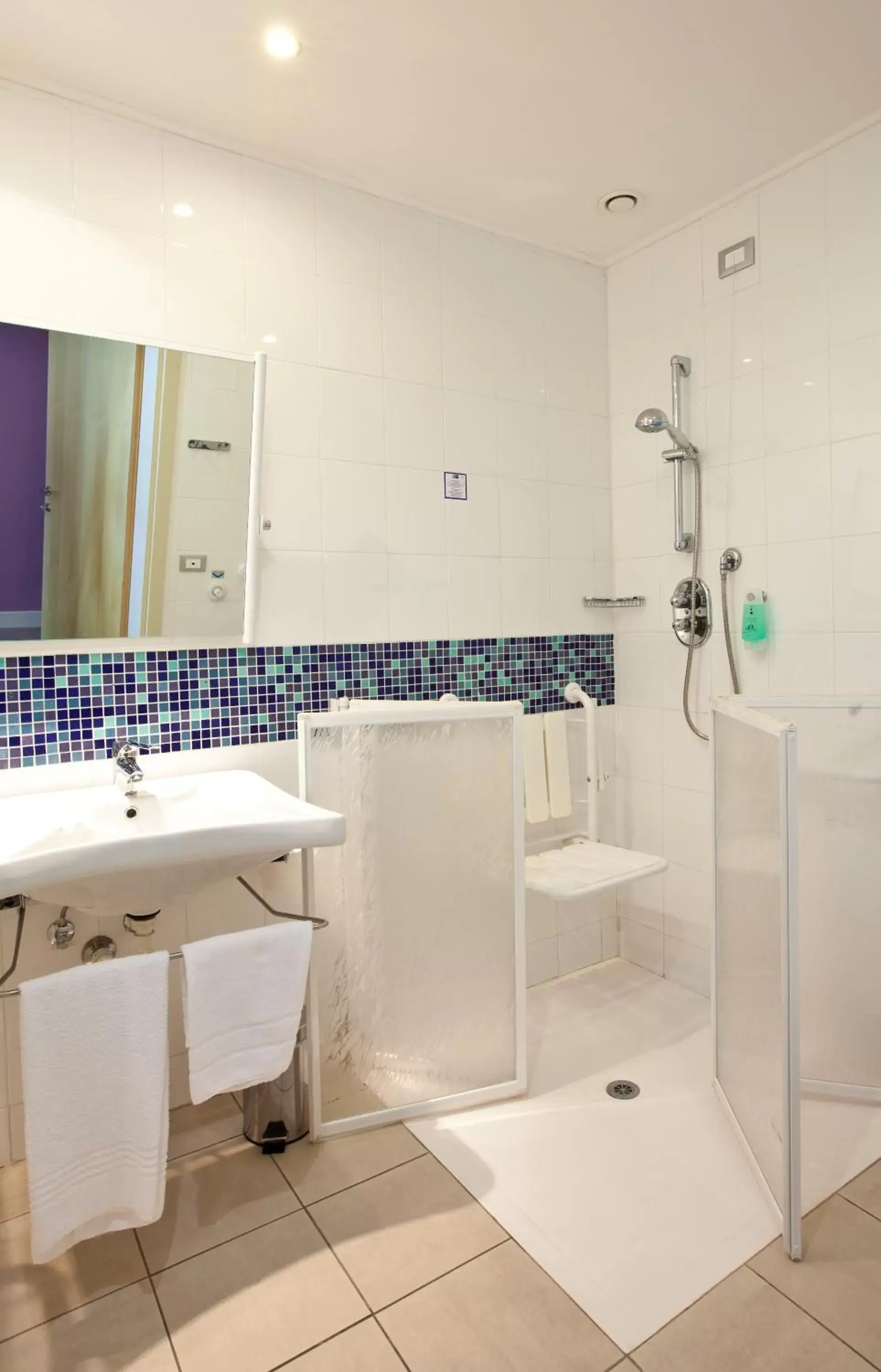 Bathroom in Holiday Inn Express Reggio Emilia, an IHG Hotel