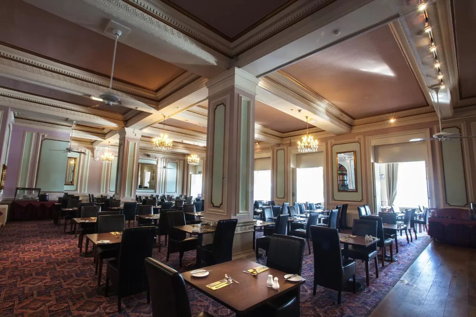 Restaurant/Places to Eat in The Grand Hotel