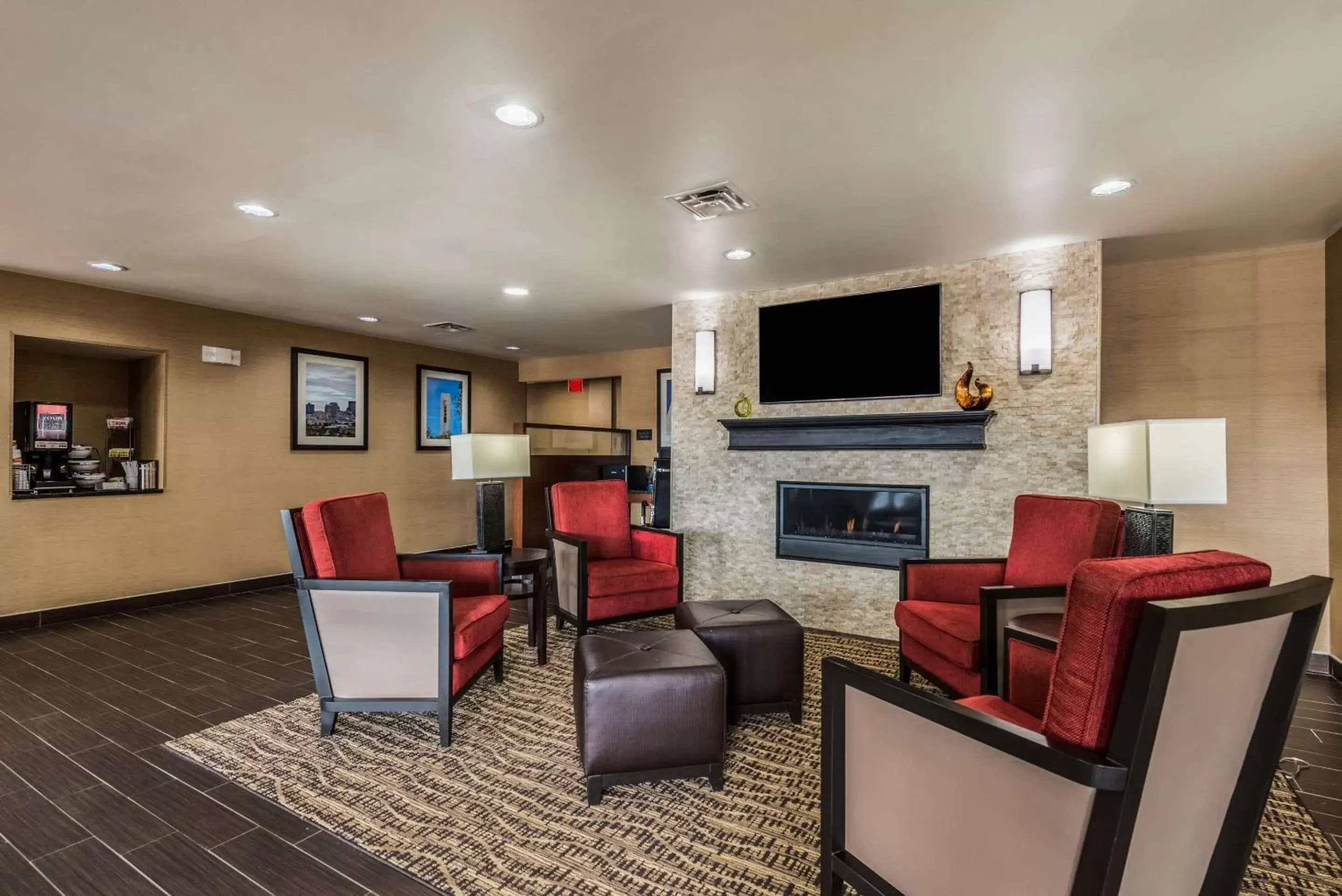 Lobby or reception, Seating Area in Comfort Inn & Suites Dayton North