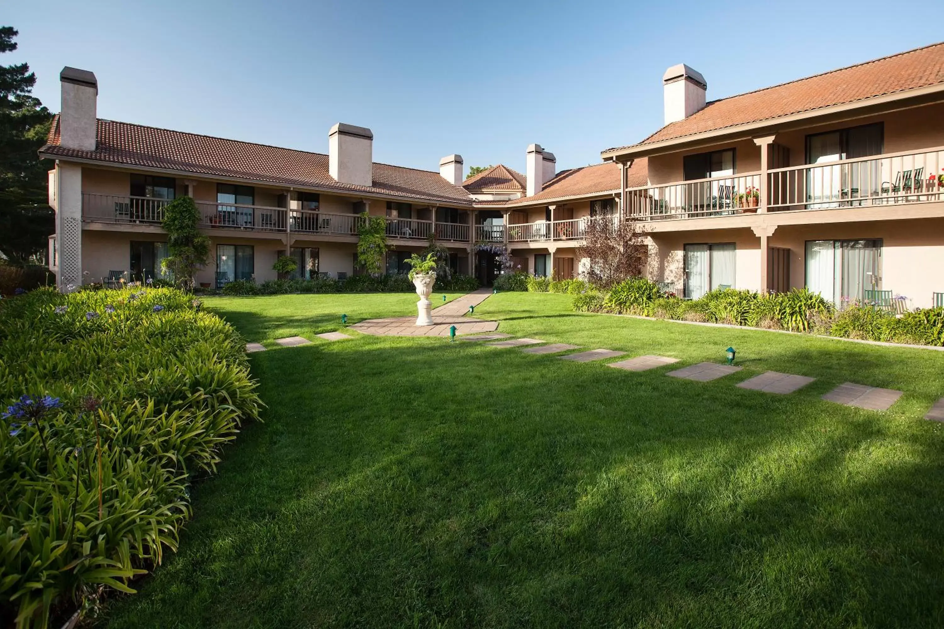 Facade/entrance, Property Building in Half Moon Bay Lodge