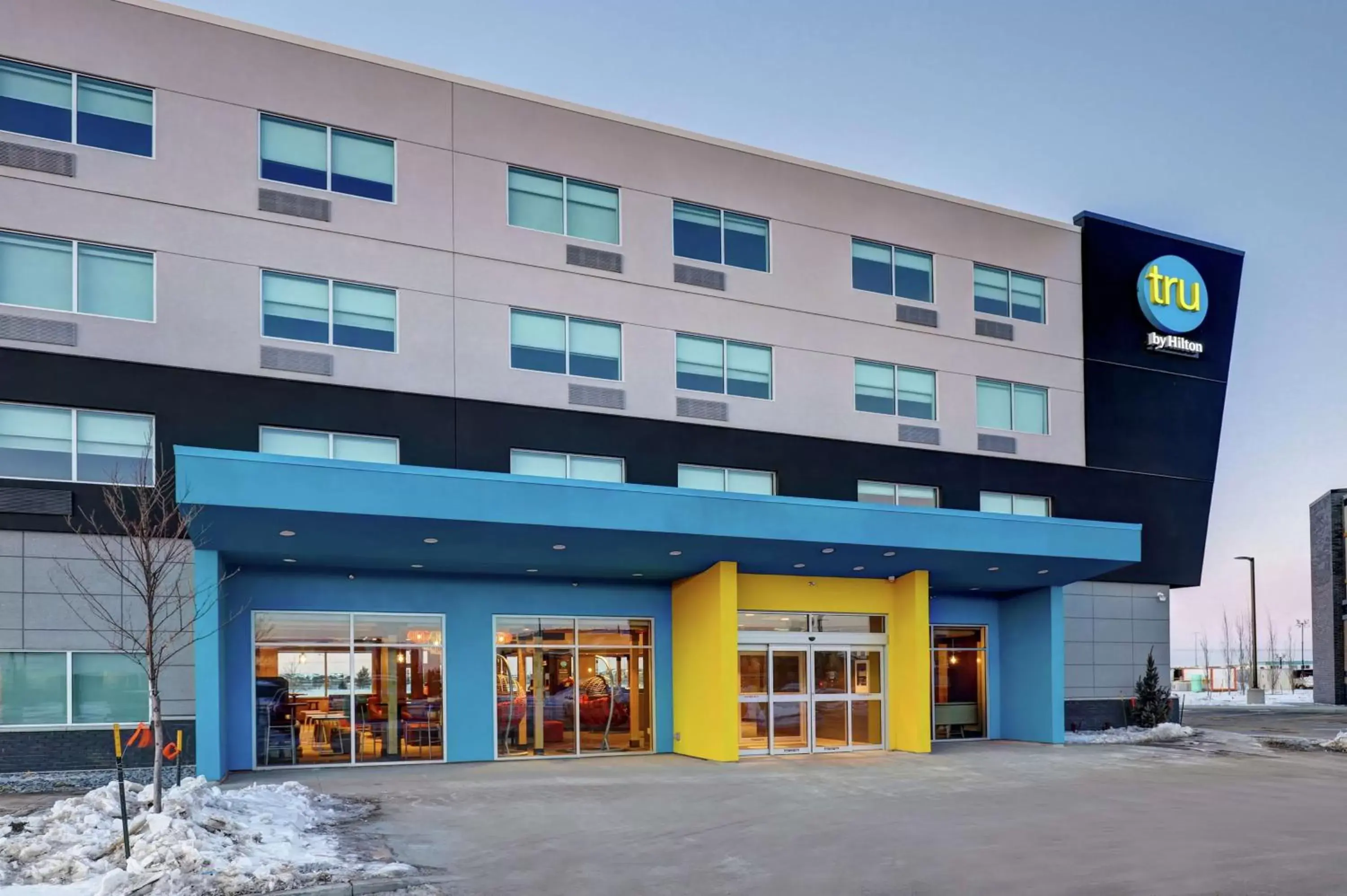 Property building in Tru By Hilton Edmonton Windermere Property building in Tru By Hilton Edmonton Windermere