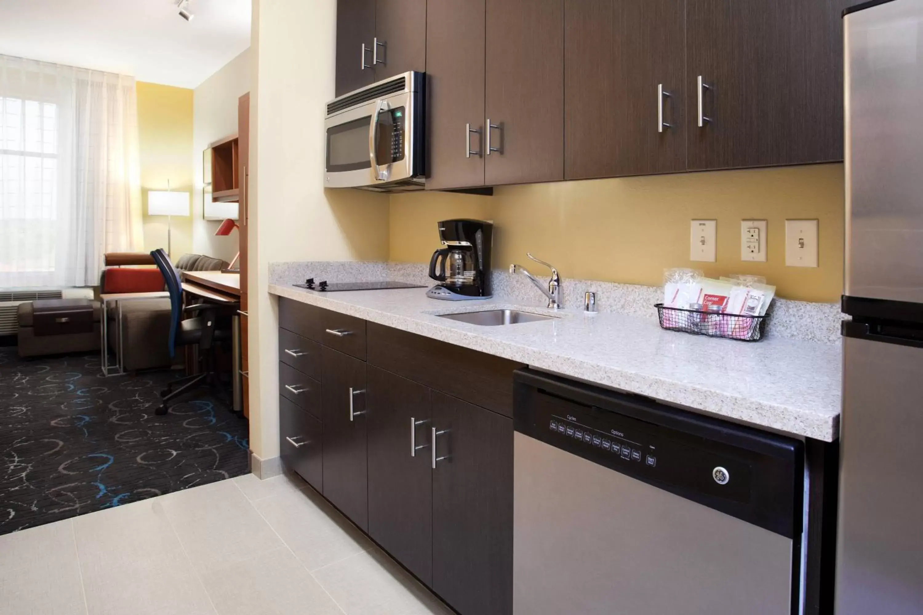 Kitchen or kitchenette, Kitchen/Kitchenette in TownePlace Suites by Marriott Carlsbad