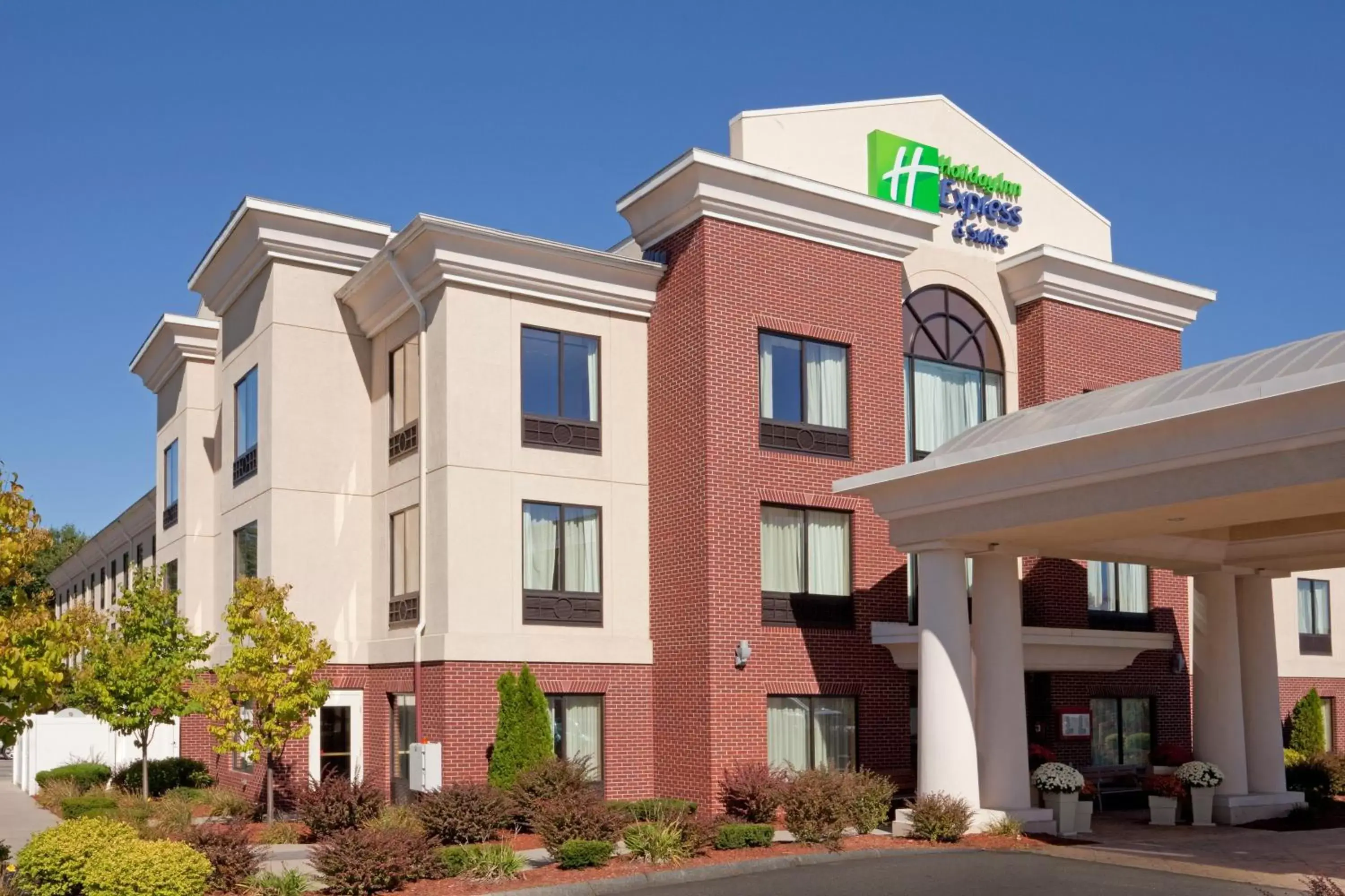 Property Building in Holiday Inn Express Hotel & Suites Manchester - Airport, an IHG Hotel