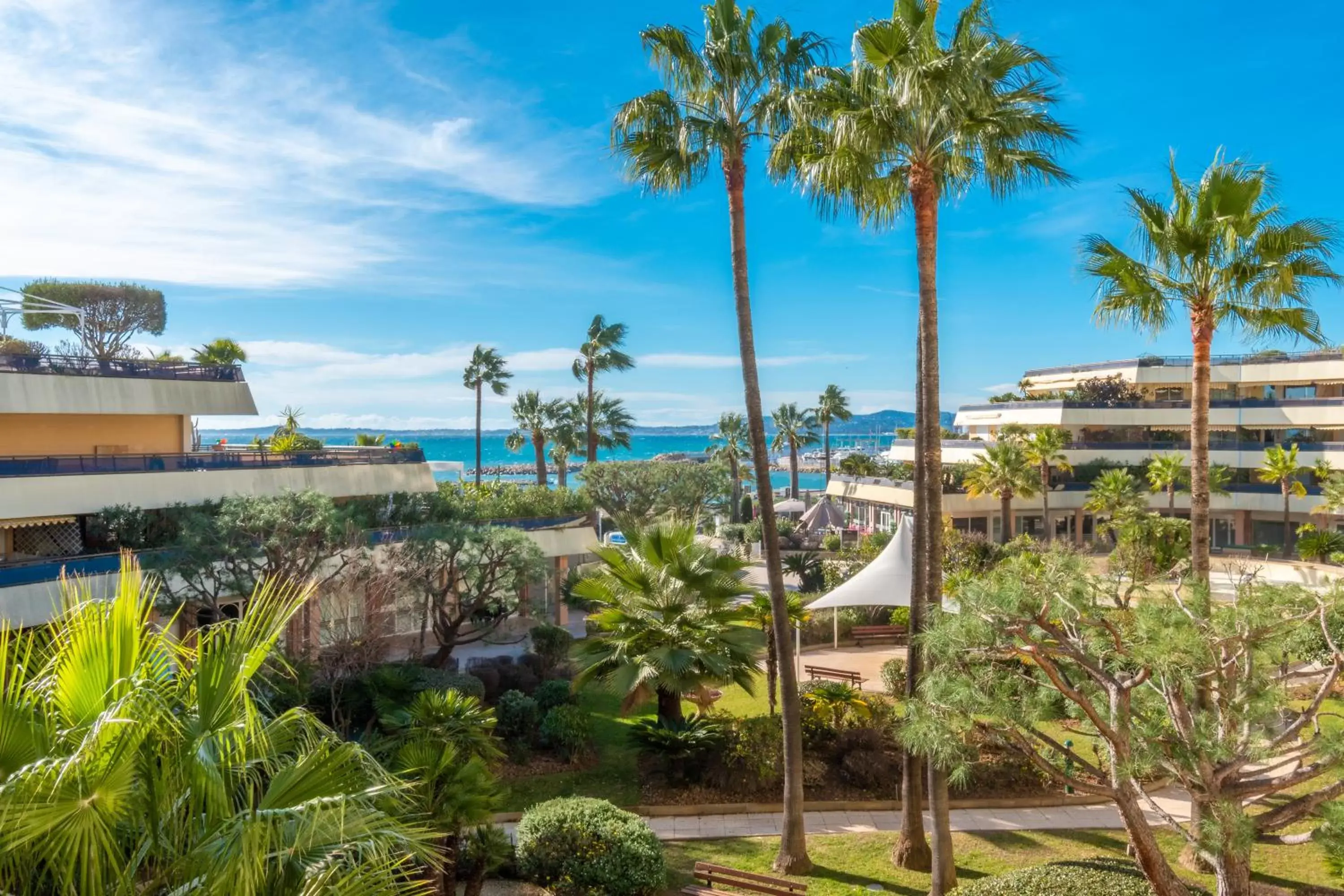 Property building in Holiday Inn Nice - Port St Laurent by IHG Property building in Holiday Inn Nice - Port St Laurent by IHG