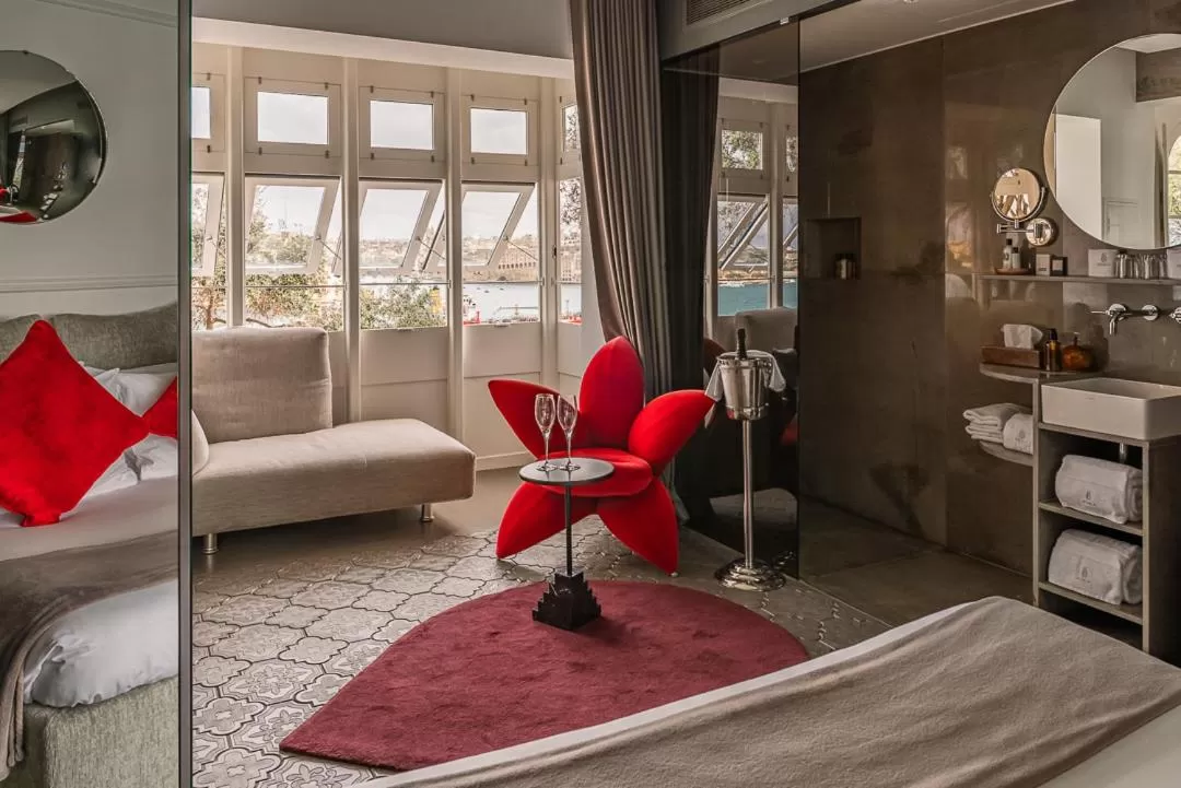 Balcony/Terrace, Bed in Iniala Harbour House