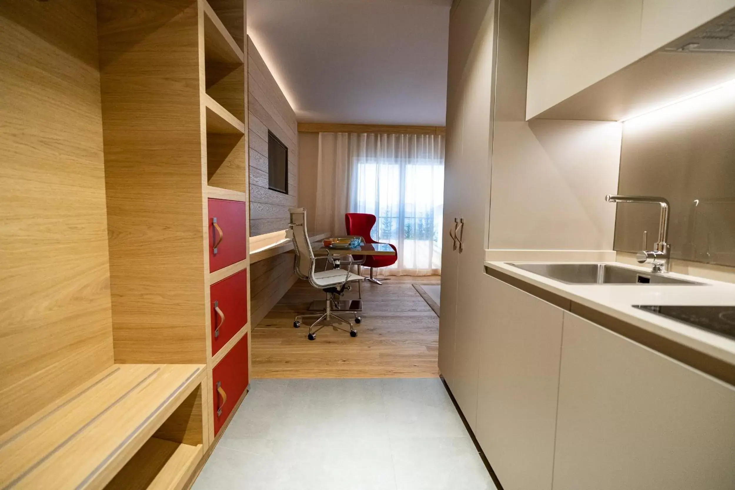 Kitchen or kitchenette, Kitchen/Kitchenette in NEW OPENING 2022 - Los Lorentes Hotel Bern City