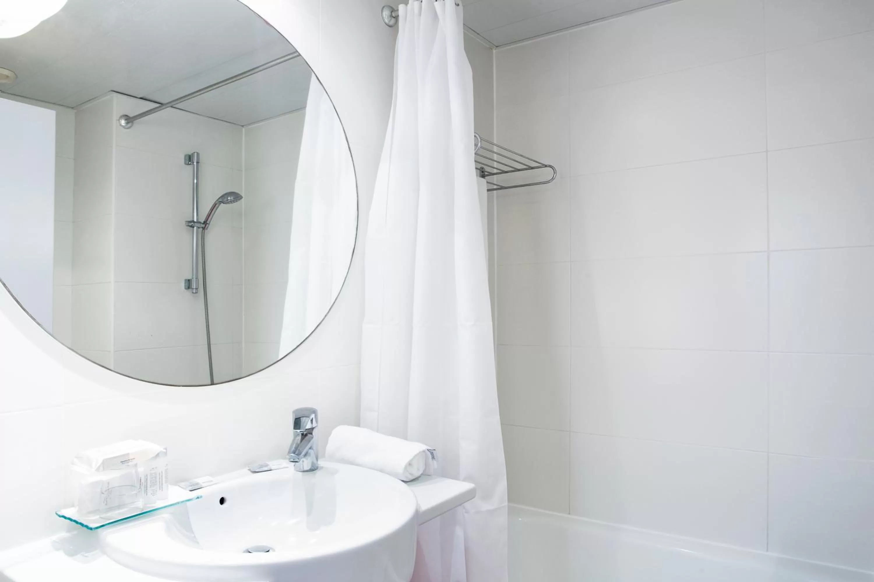 Shower in Ciutat Vella