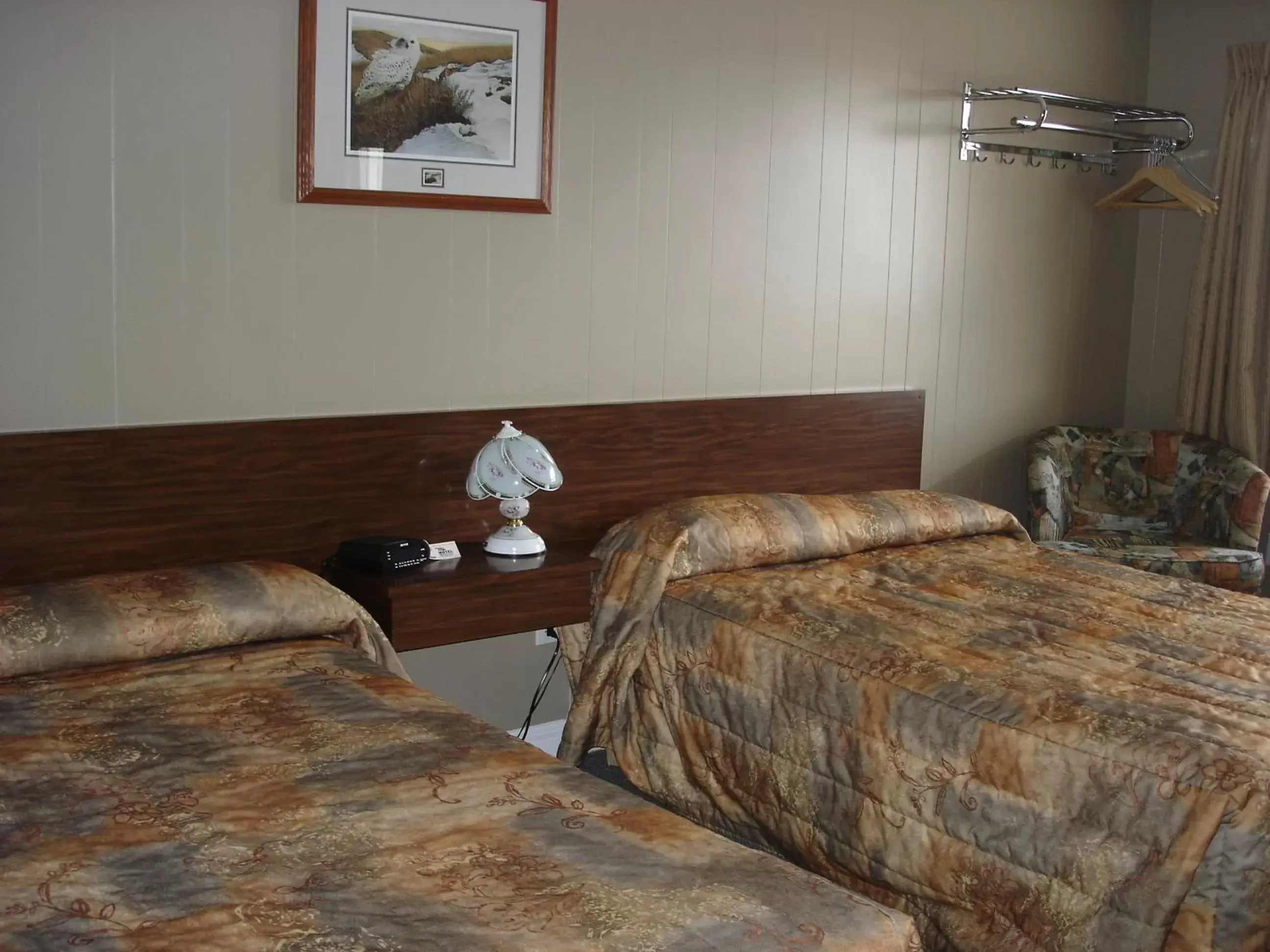 Double Room with Two Double Beds - Non-Smoking in Hilltop Motel & Restaurant