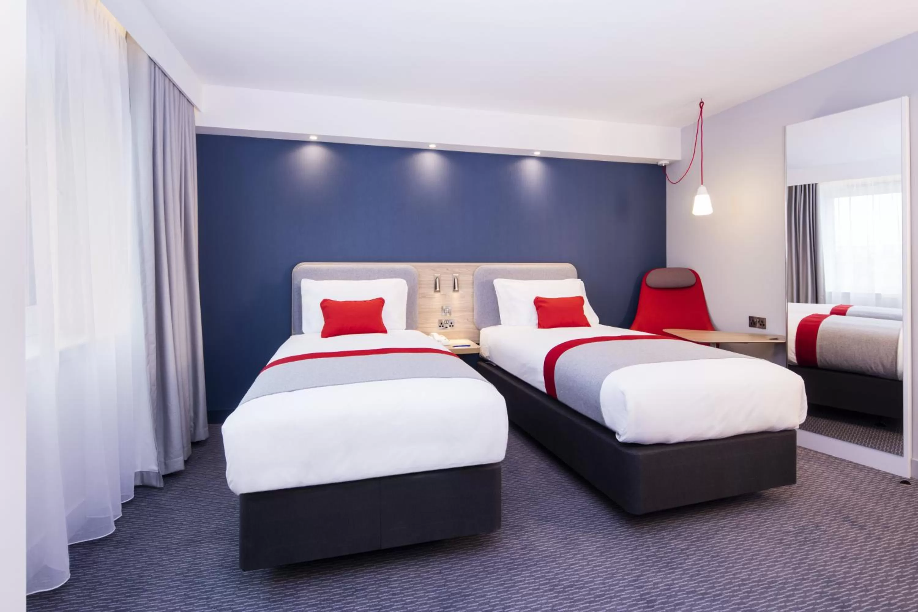 Photo of the whole room, Bed in Holiday Inn Express - Siegen by IHG