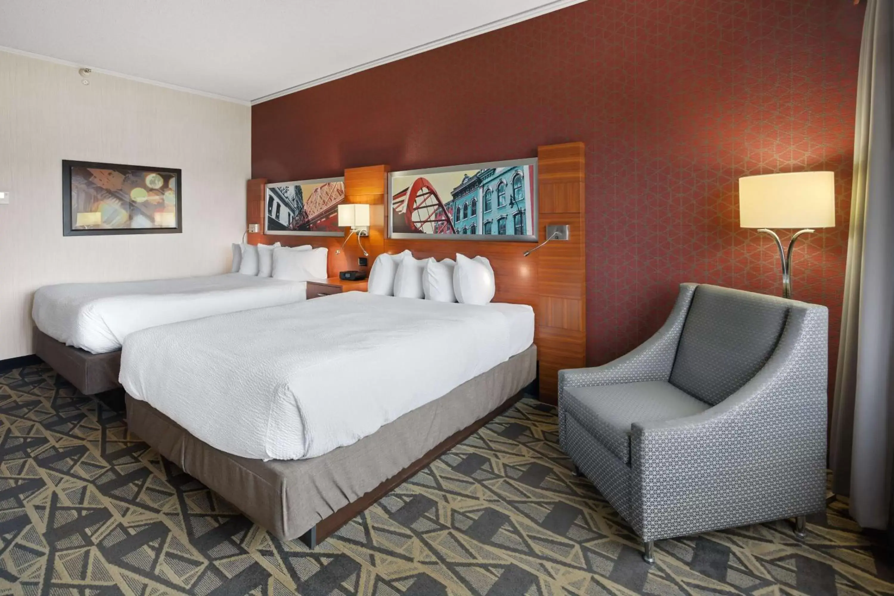 Photo of the whole room, Bed in Radisson Hotel La Crosse