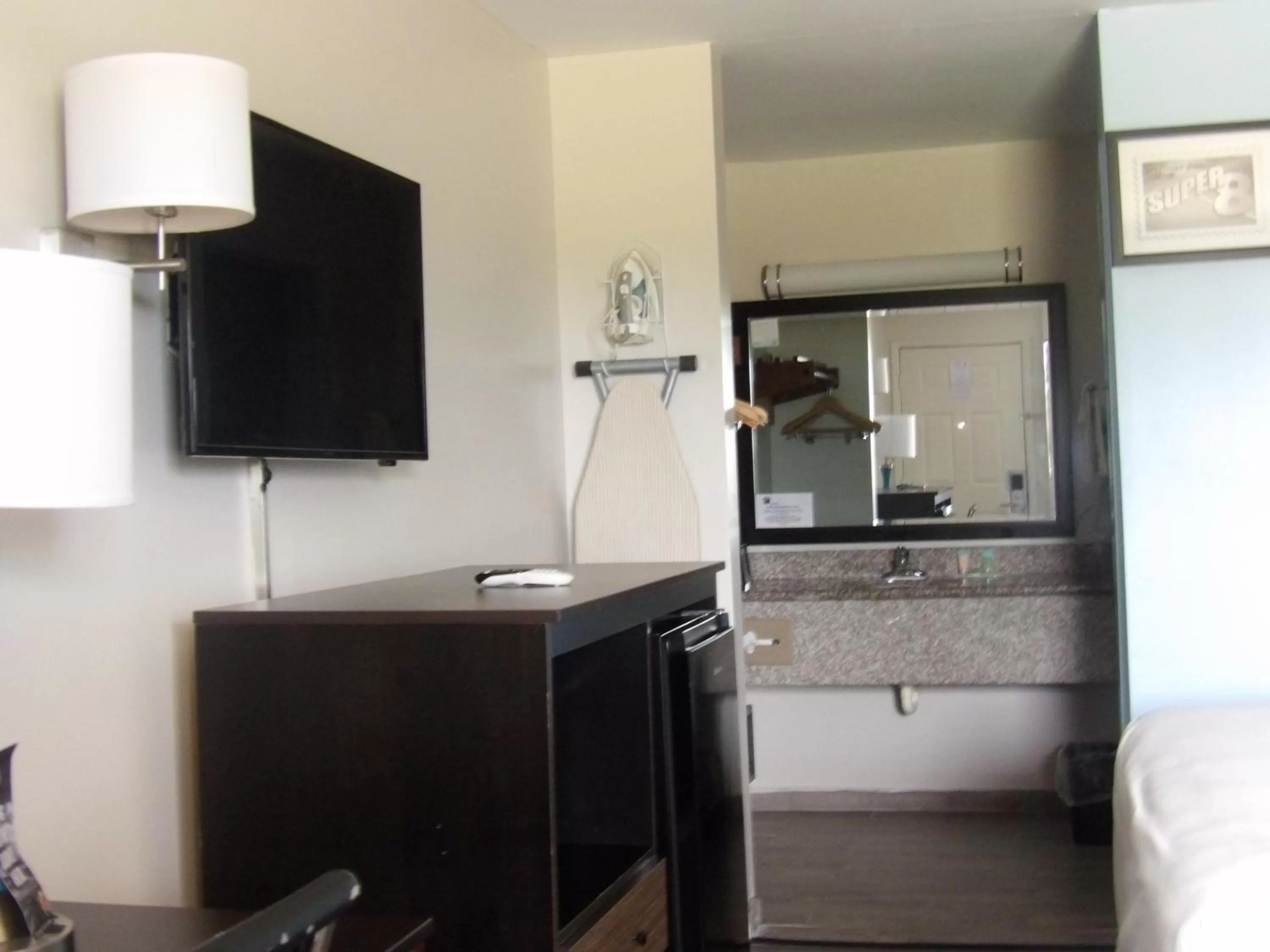 Super 8 by Wyndham Ocean Springs Biloxi