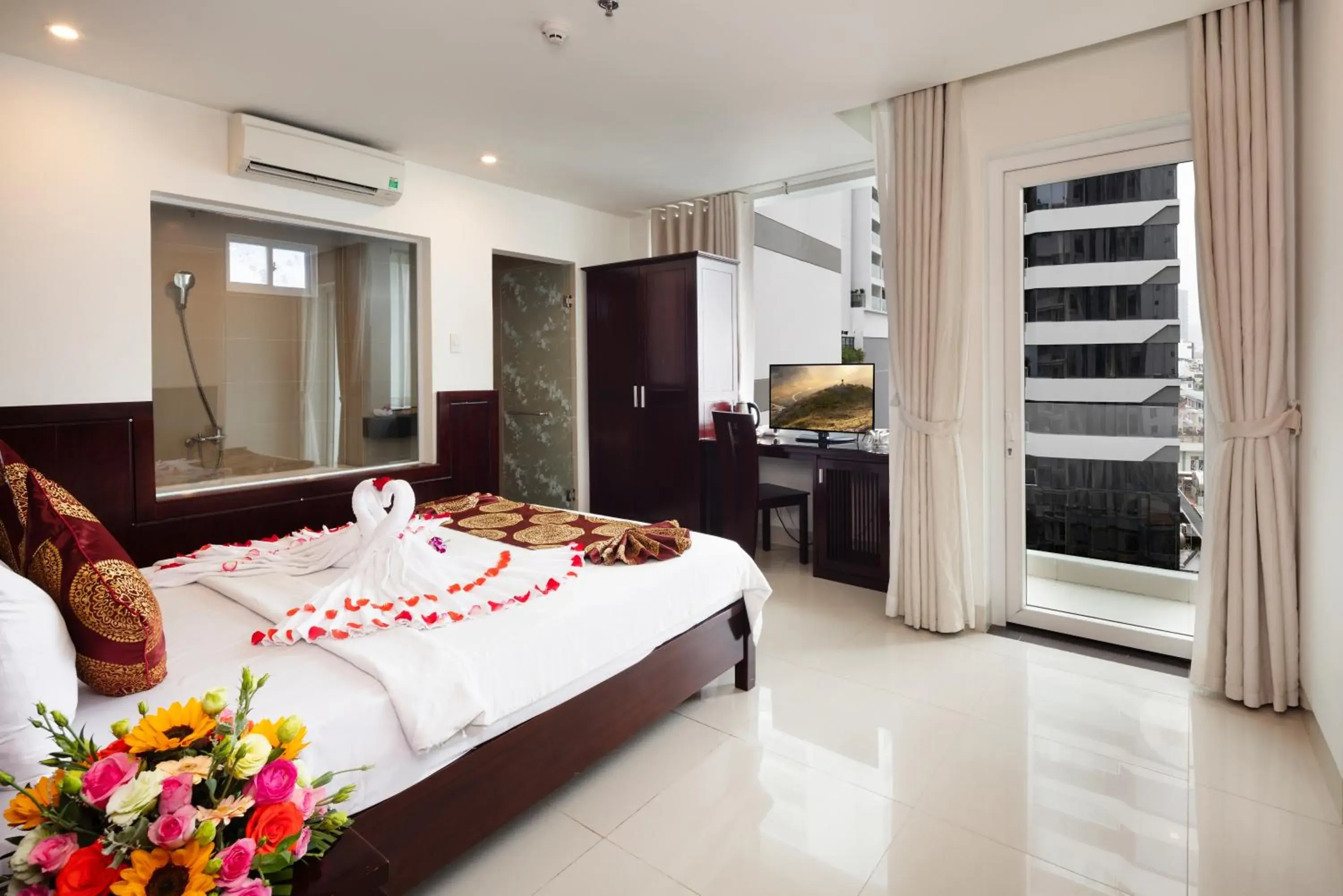 Deluxe Double Room with Balcony in Azura Hotel