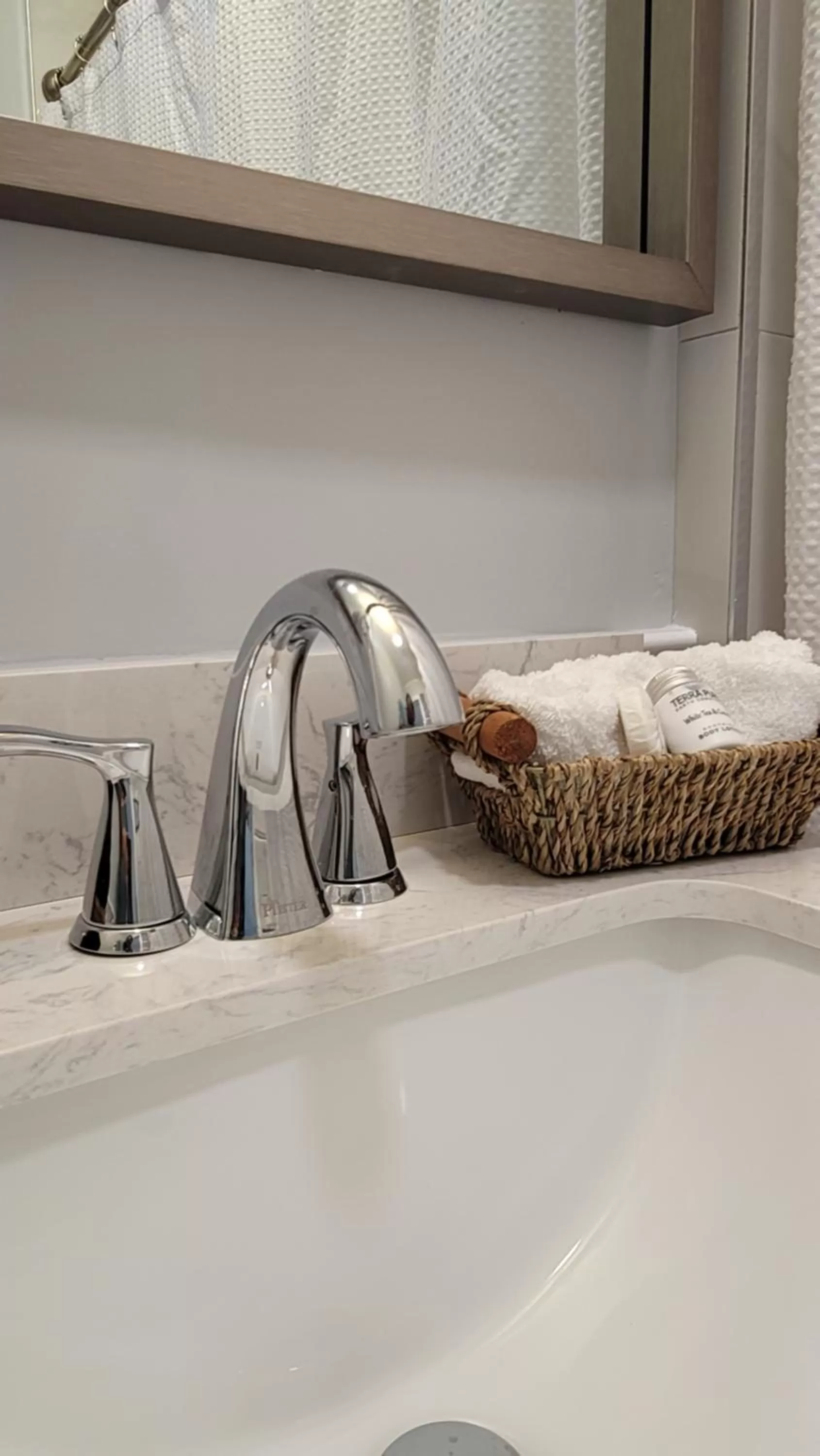 Bathroom in Barefoot mailman motel