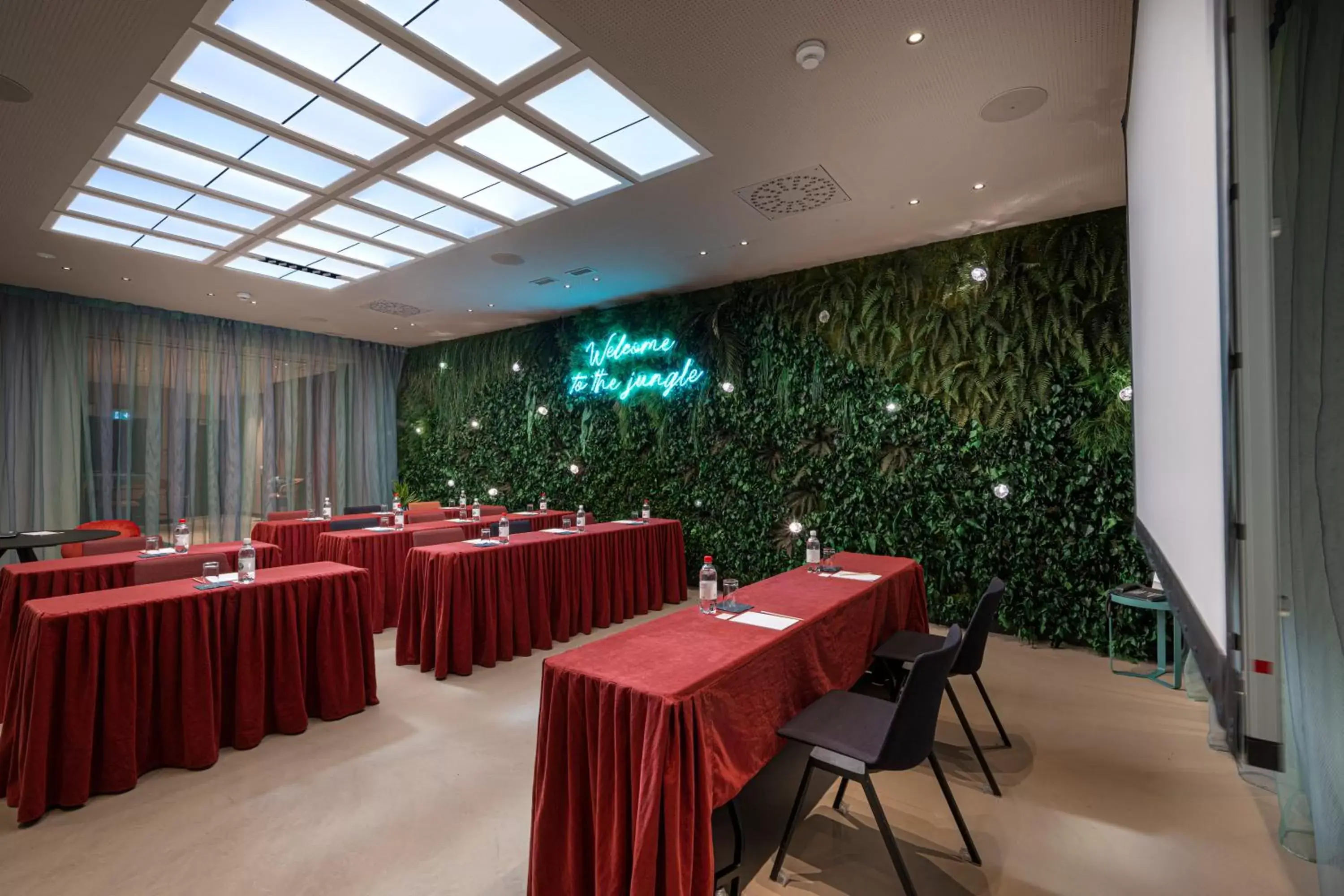 Meeting/conference room, Restaurant/Places to Eat in LUGANODANTE - We like you