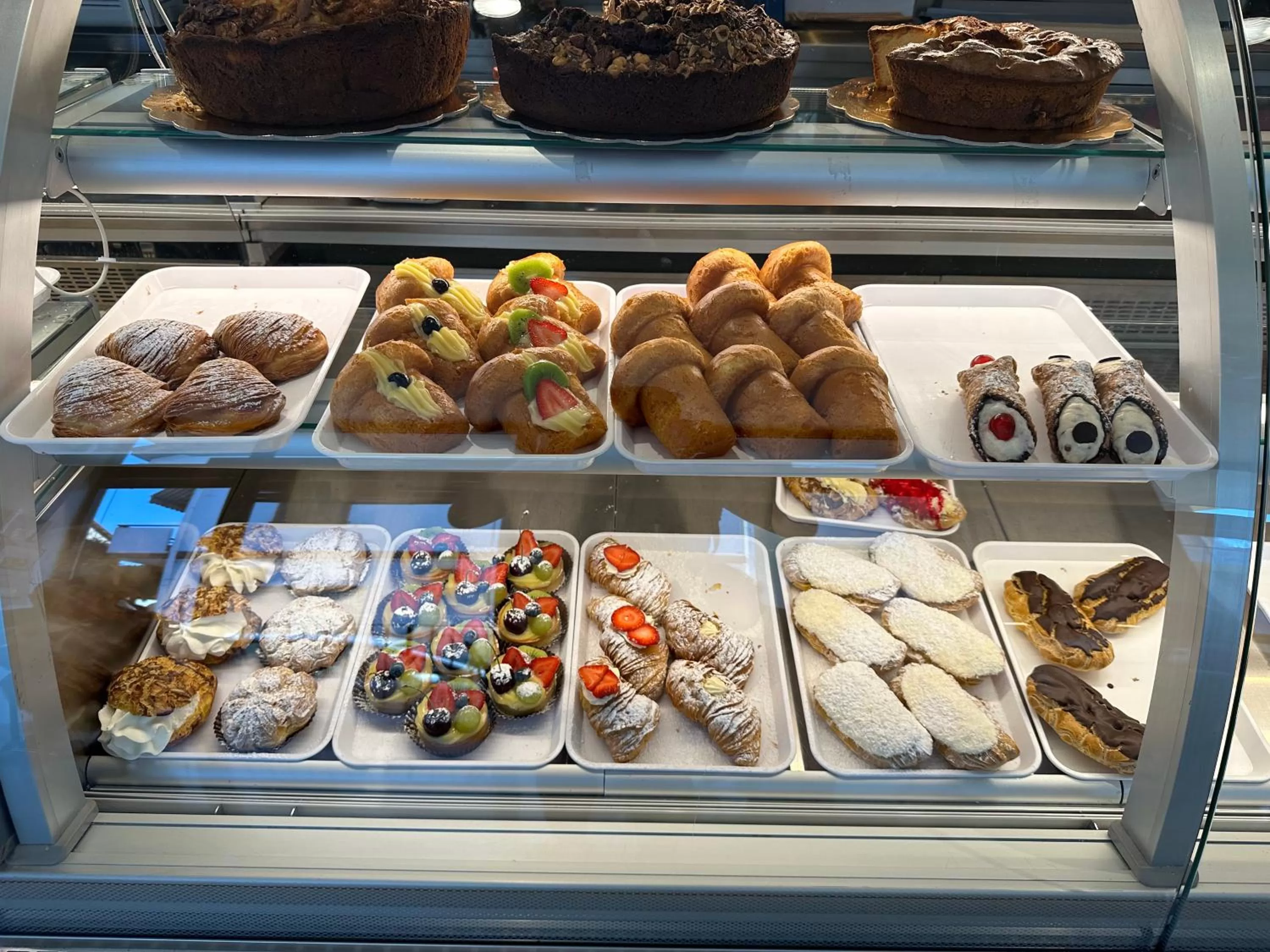 Breakfast in D ANNUNZIO house