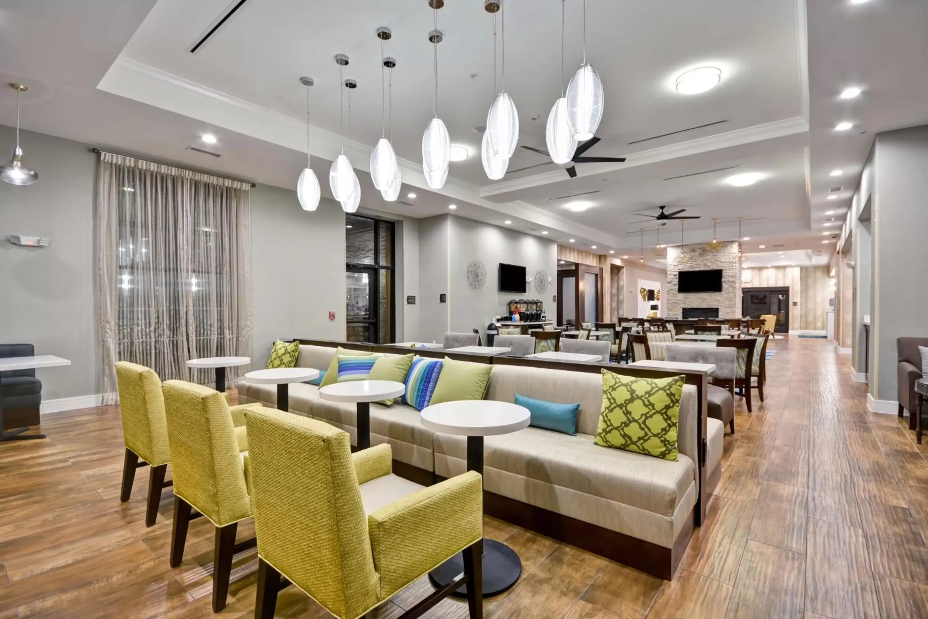 Restaurant/places to eat, Lounge/Bar in Homewood Suites By Hilton Galveston