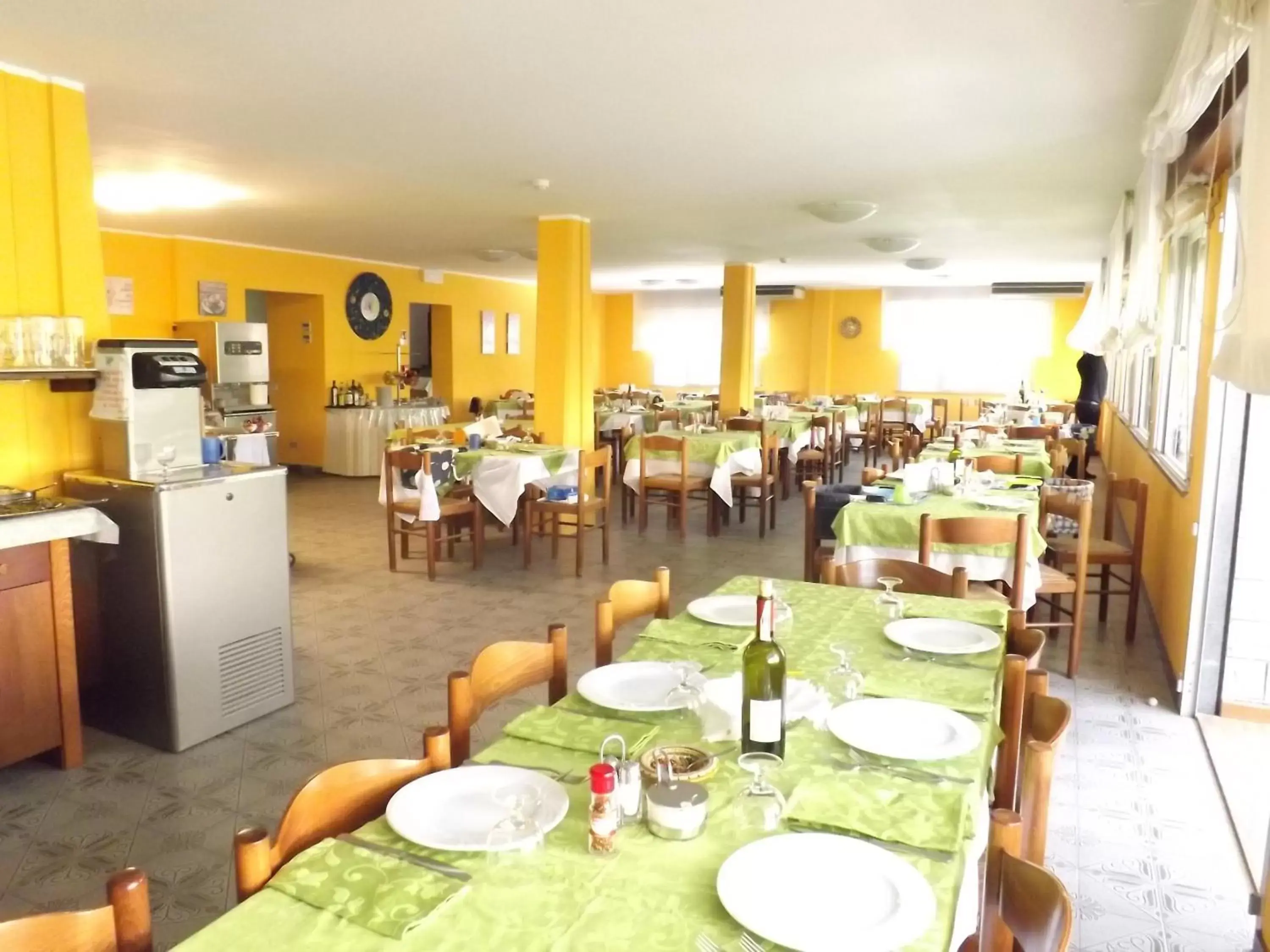 Restaurant/Places to Eat in Hotel Villa Claudia