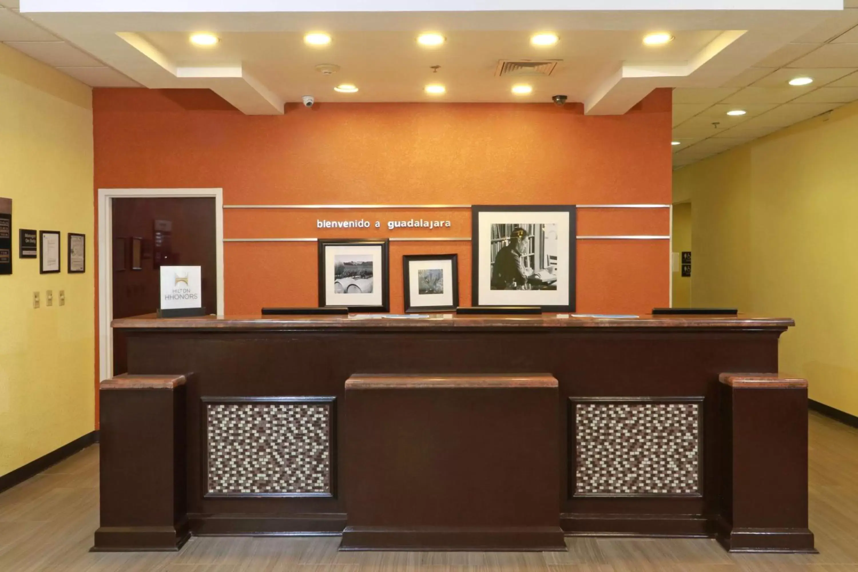 Lobby or reception in Hampton Inn by Hilton Guadalajara-Aeropuerto Lobby or reception in Hampton Inn by Hilton Guadalajara-Aeropuerto