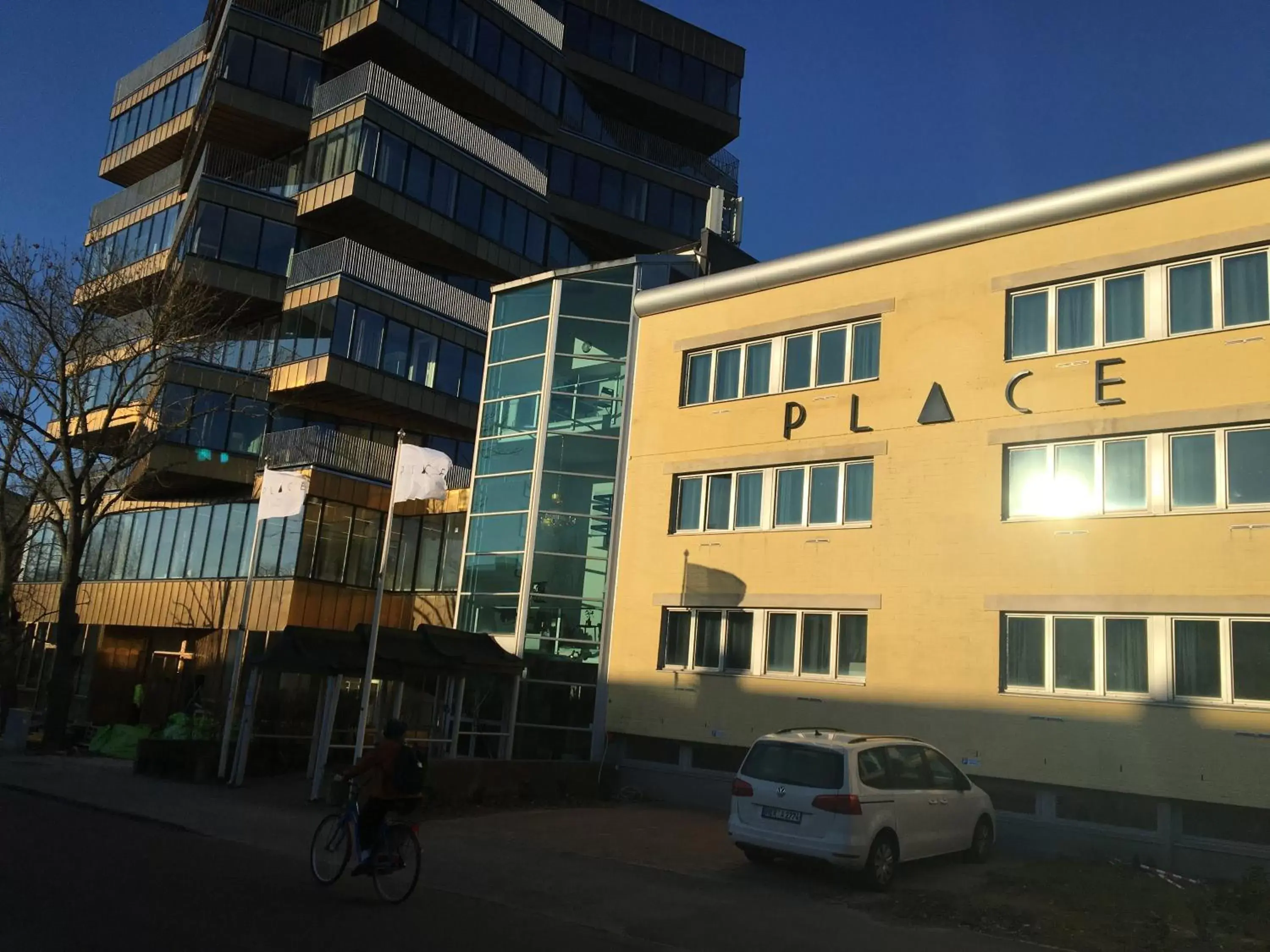 Facade/entrance in Place Lund Facade/entrance in Place Lund