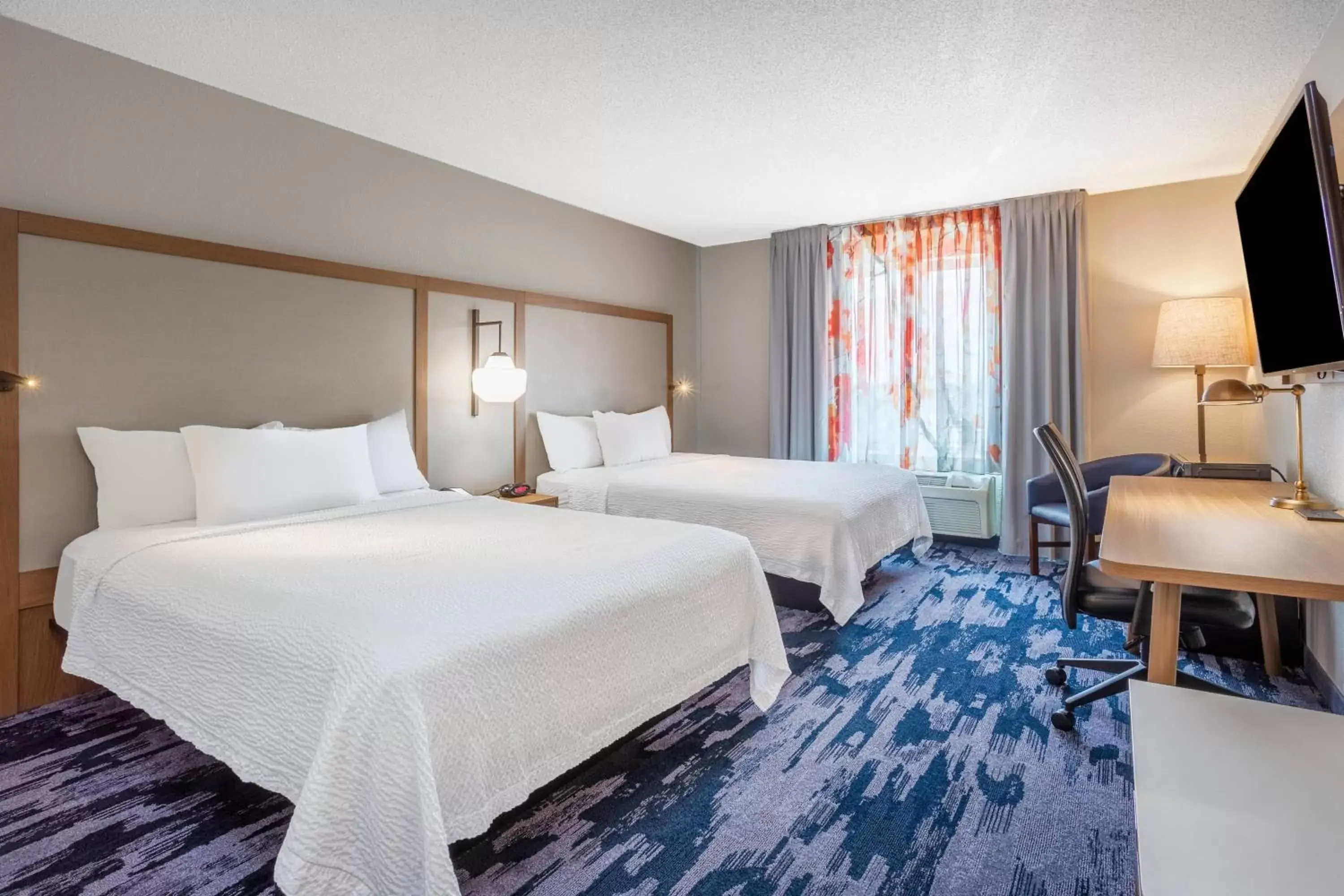 Photo of the whole room, Bed in Fairfield Inn & Suites Indianapolis Northwest