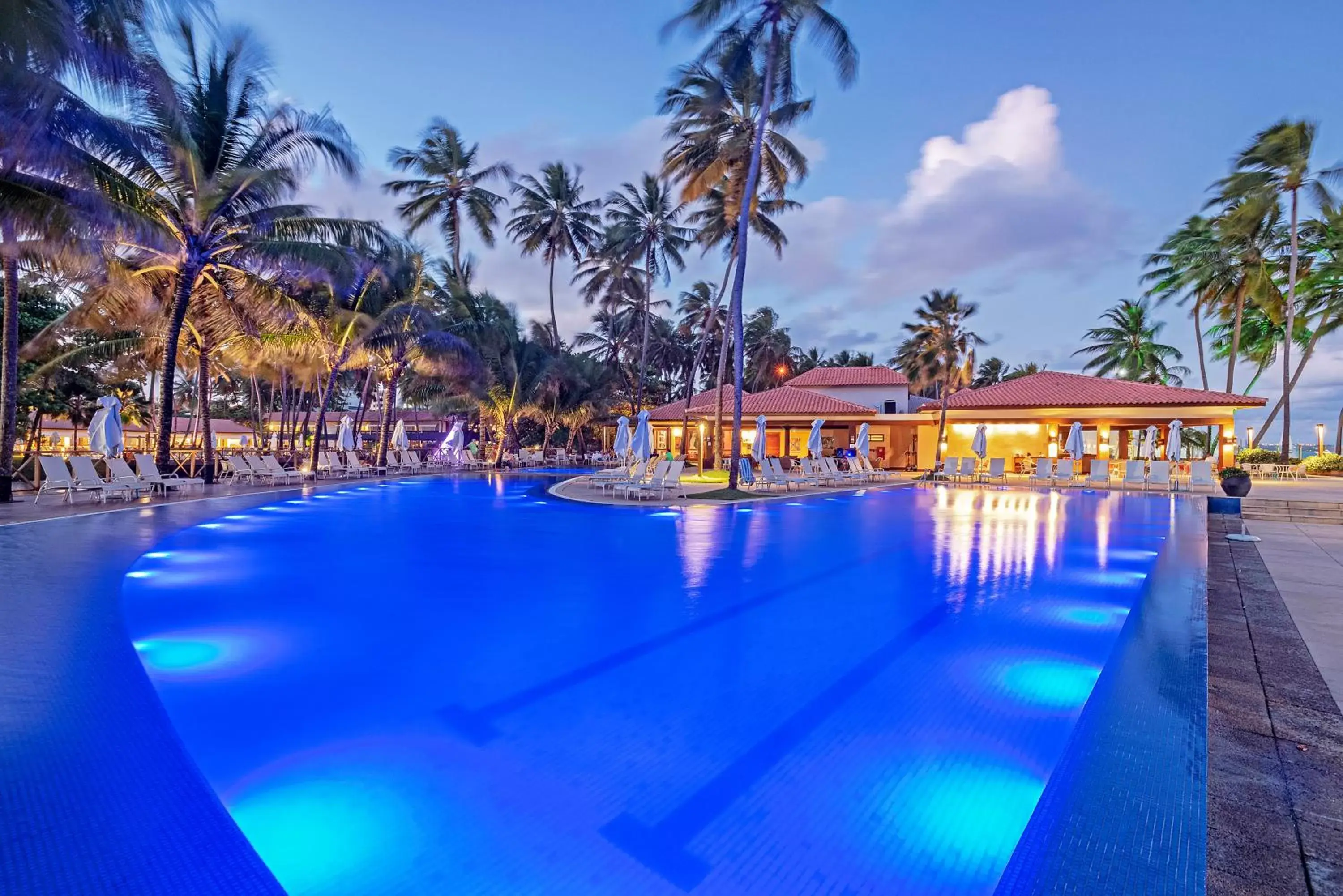 Swimming Pool in Jatiúca Suites Resort by Slaviero Hotéis