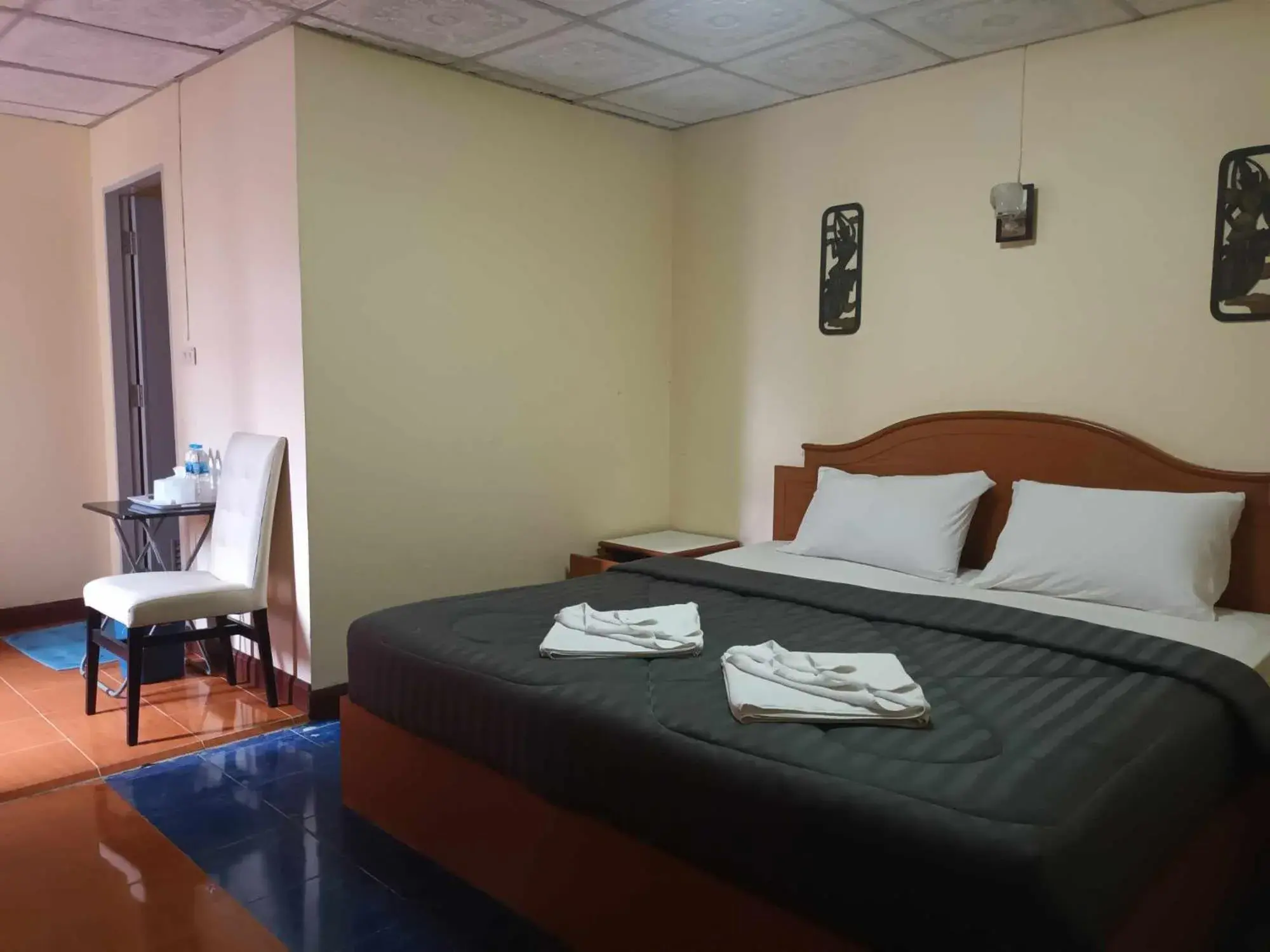 Bed in Patong Rose Guest House 50m to Beach Bed in Patong Rose Guest House 50m to Beach