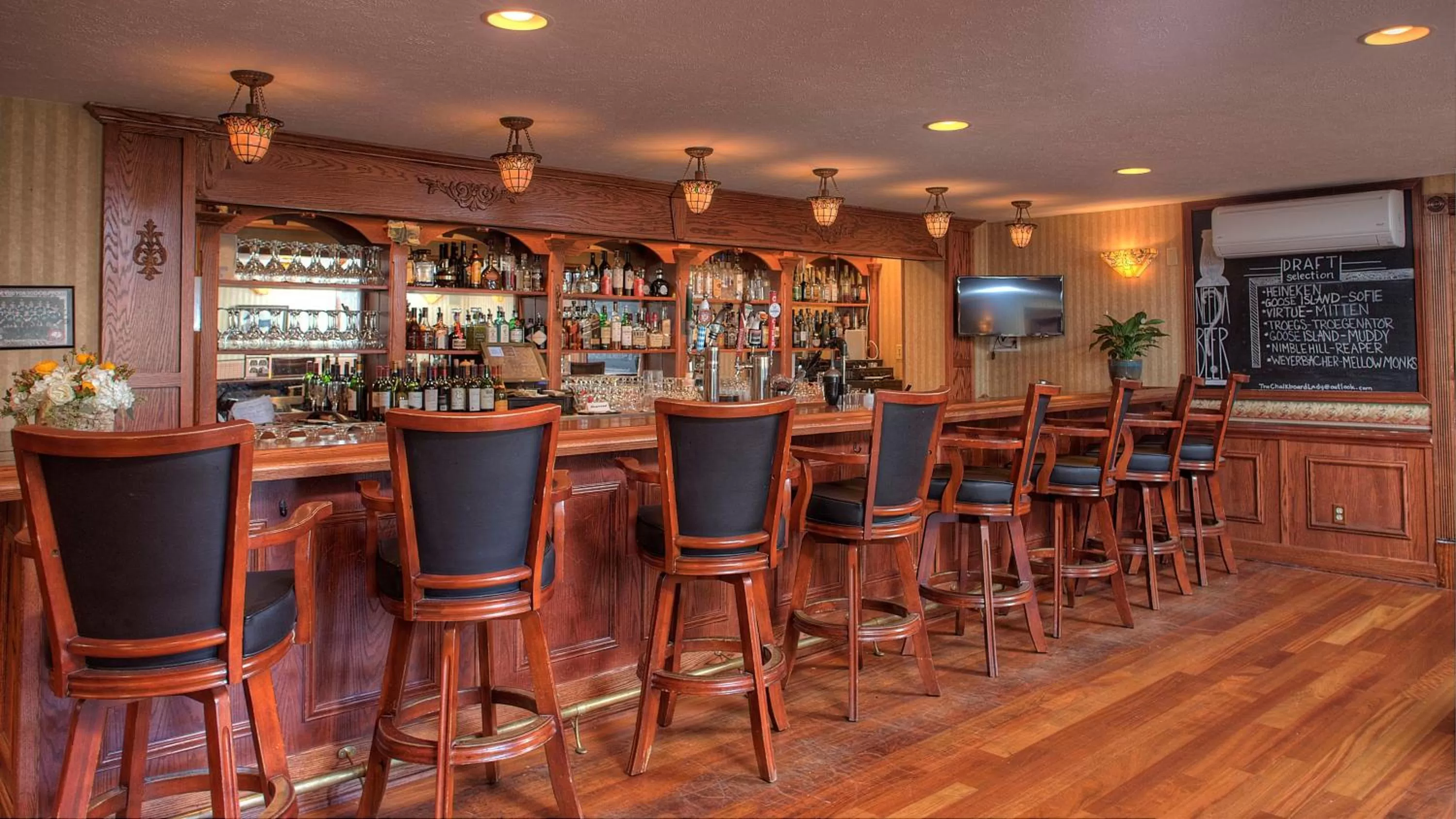 Lounge or bar in Woodfield Manor - A Sundance Vacations Property