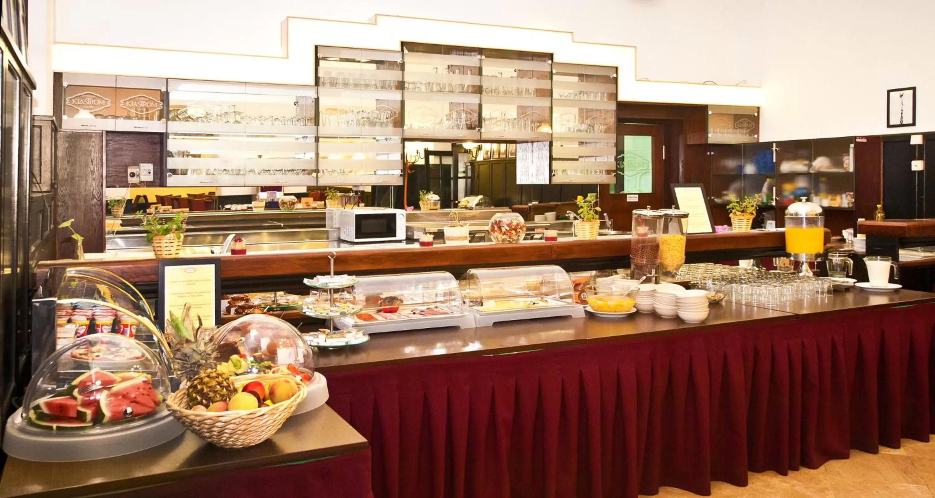 Dining area in Hotel Klastrom