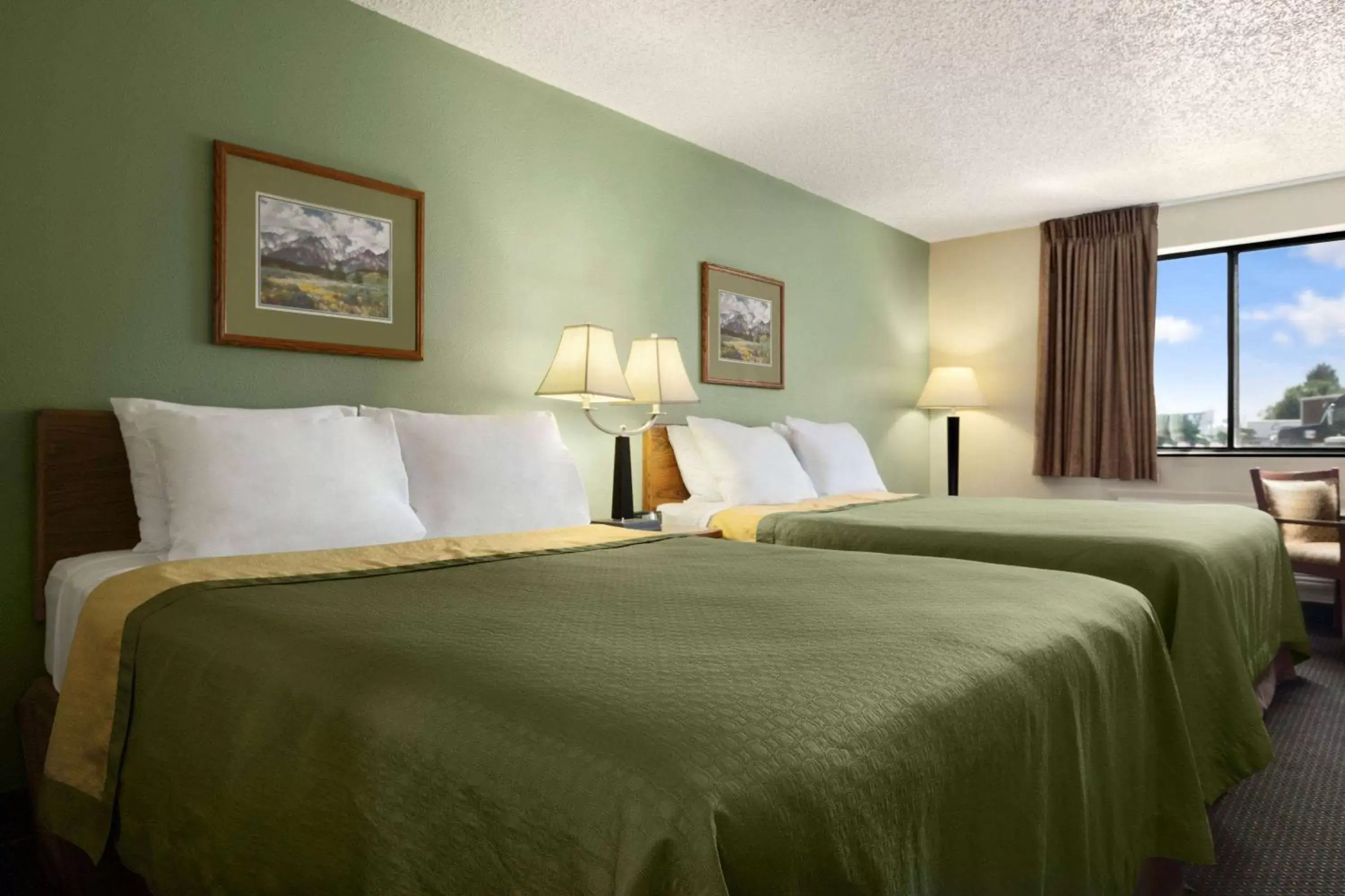 Photo of the whole room, Bed in Super 8 by Wyndham Conrad