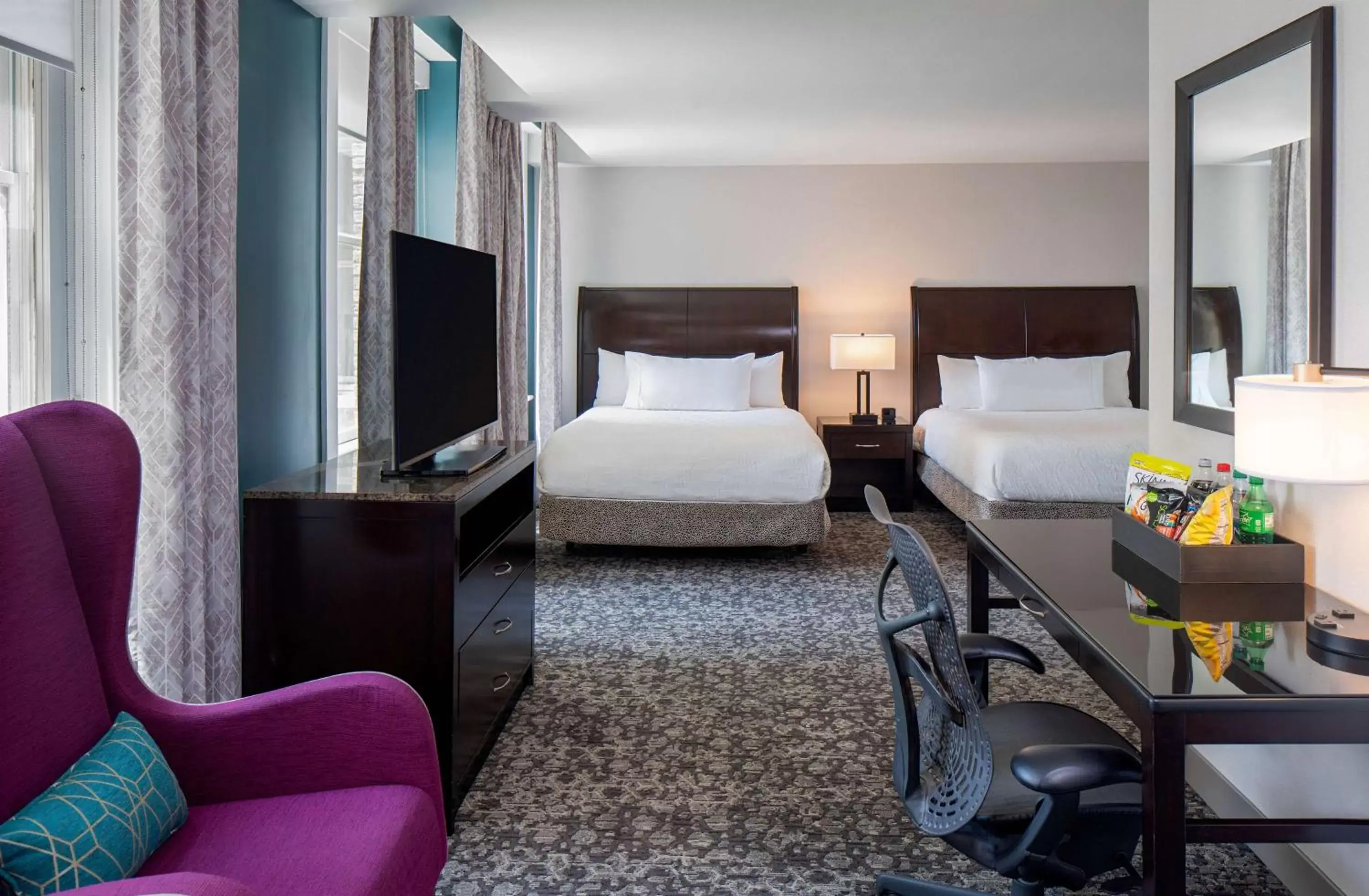 Premium Queen Room with Two Queen Beds in Hilton Garden Inn Jackson Downtown Premium Queen Room with Two Queen Beds in Hilton Garden Inn Jackson Downtown