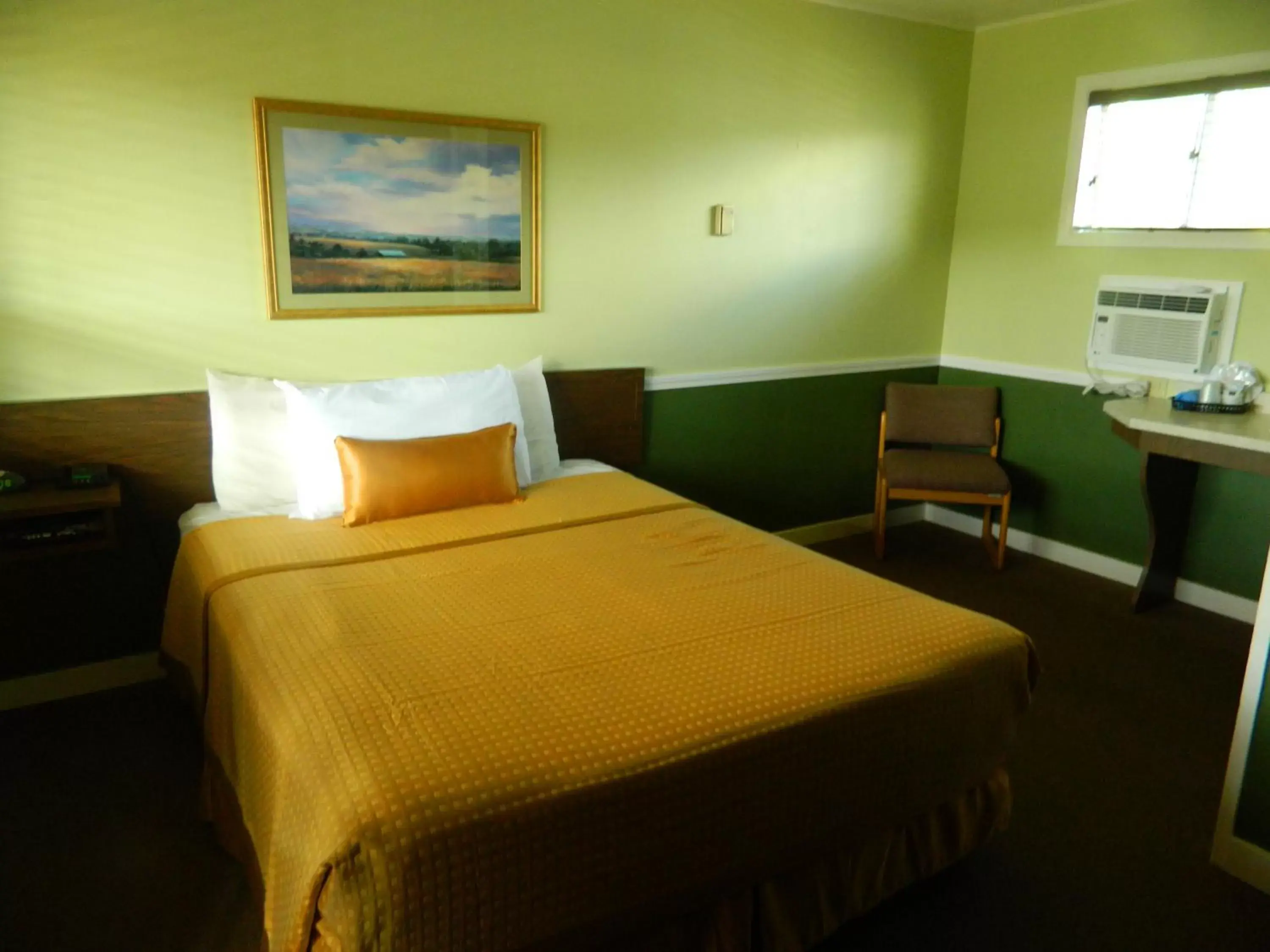 Bed in Country Motor Inn Bed in Country Motor Inn