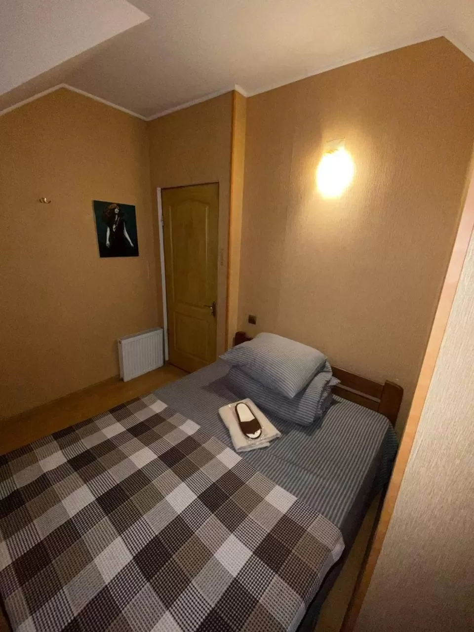 Bed in Inn Khlibodarskiy