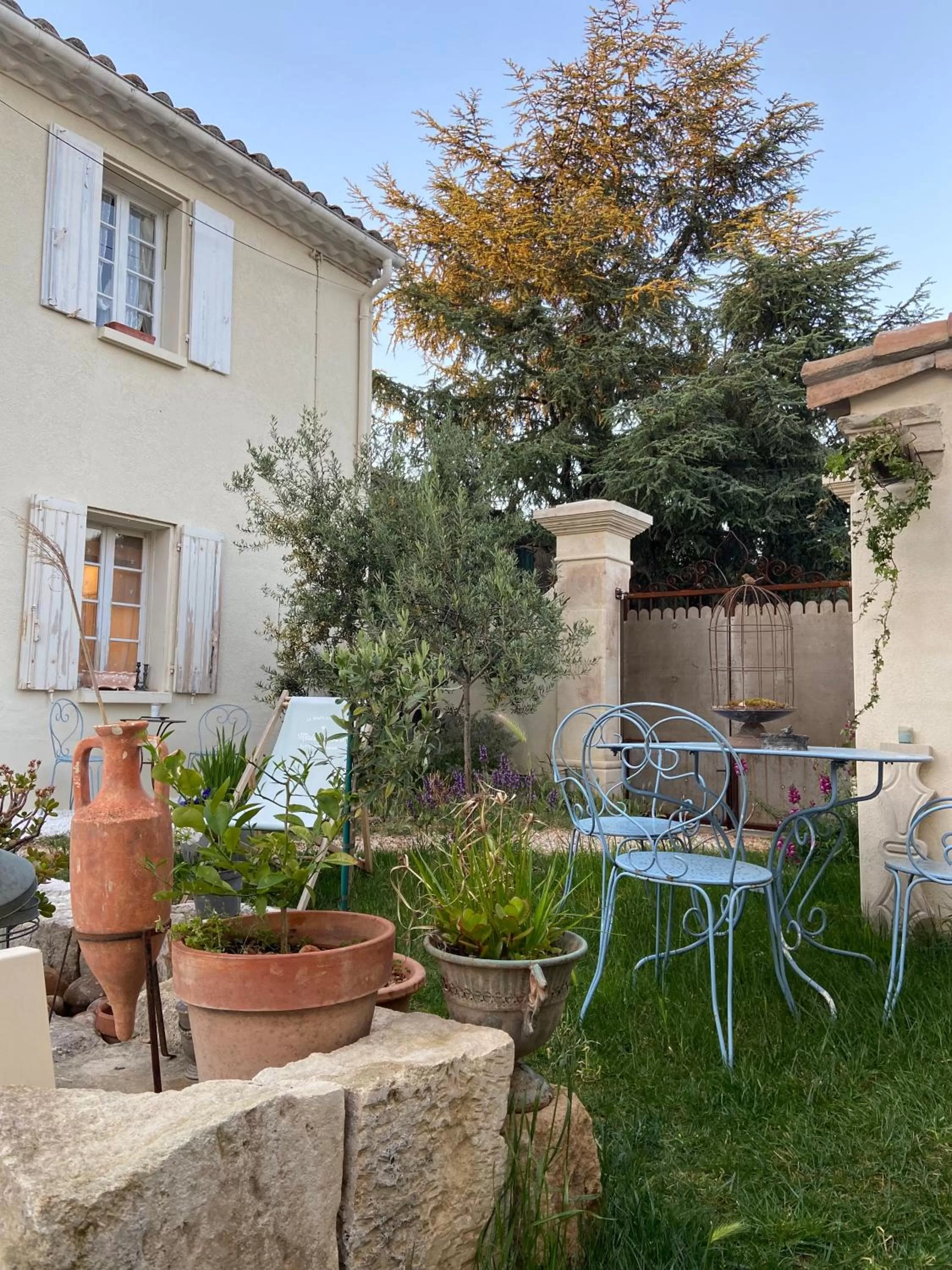 Garden in Maison 1823 - Suites de charme à Garons
