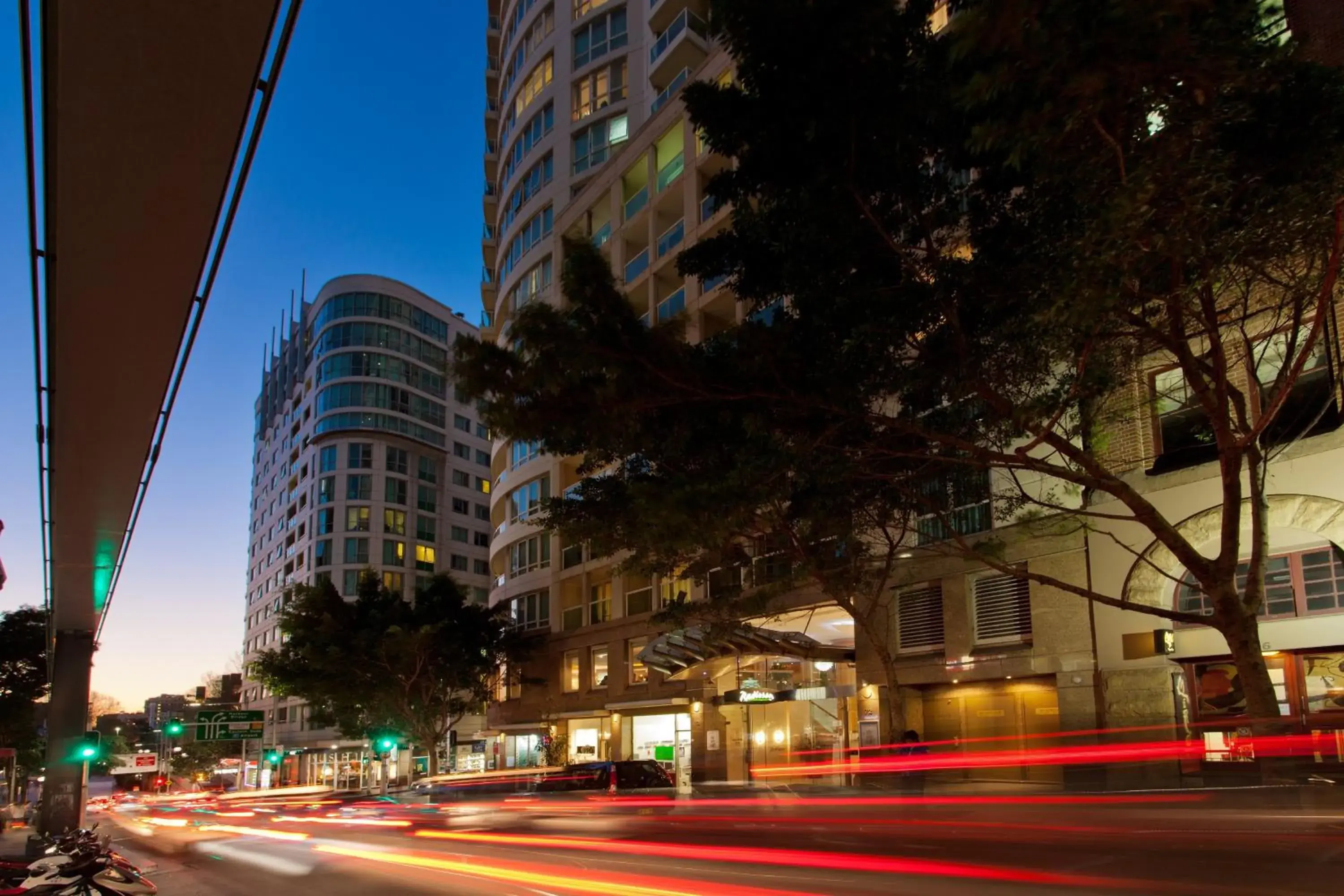 Facade/entrance, Property Building in Rydges Darling Square Apartment Hotel