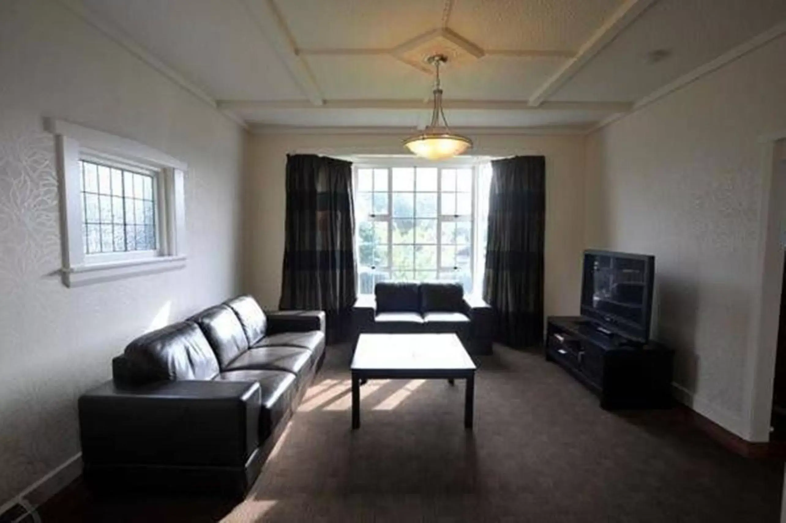 Living room, Seating Area in Auto Lodge Motor Inn