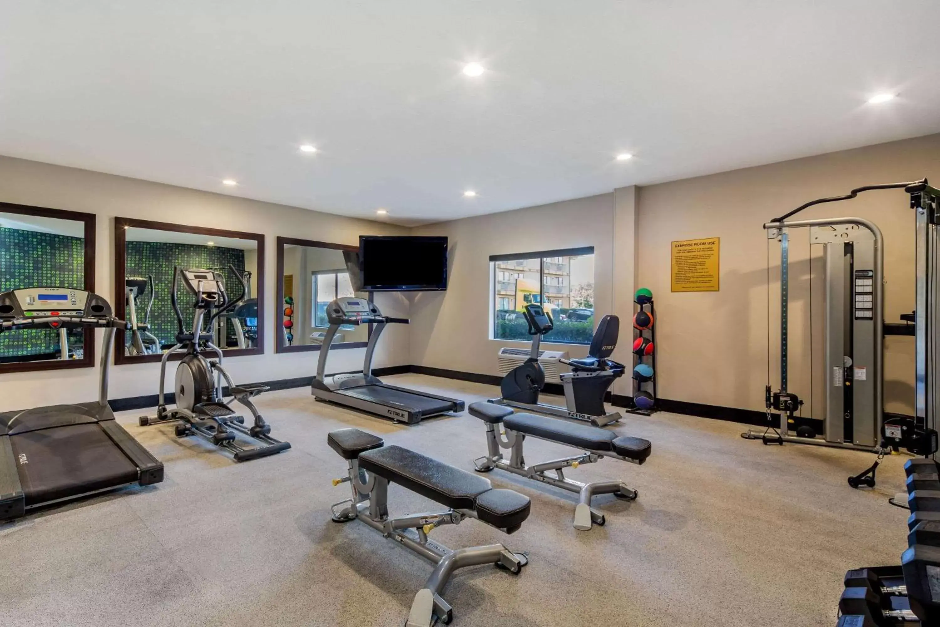 Fitness centre/facilities, Fitness Center/Facilities in La Quinta by Wyndham Oakland - Hayward